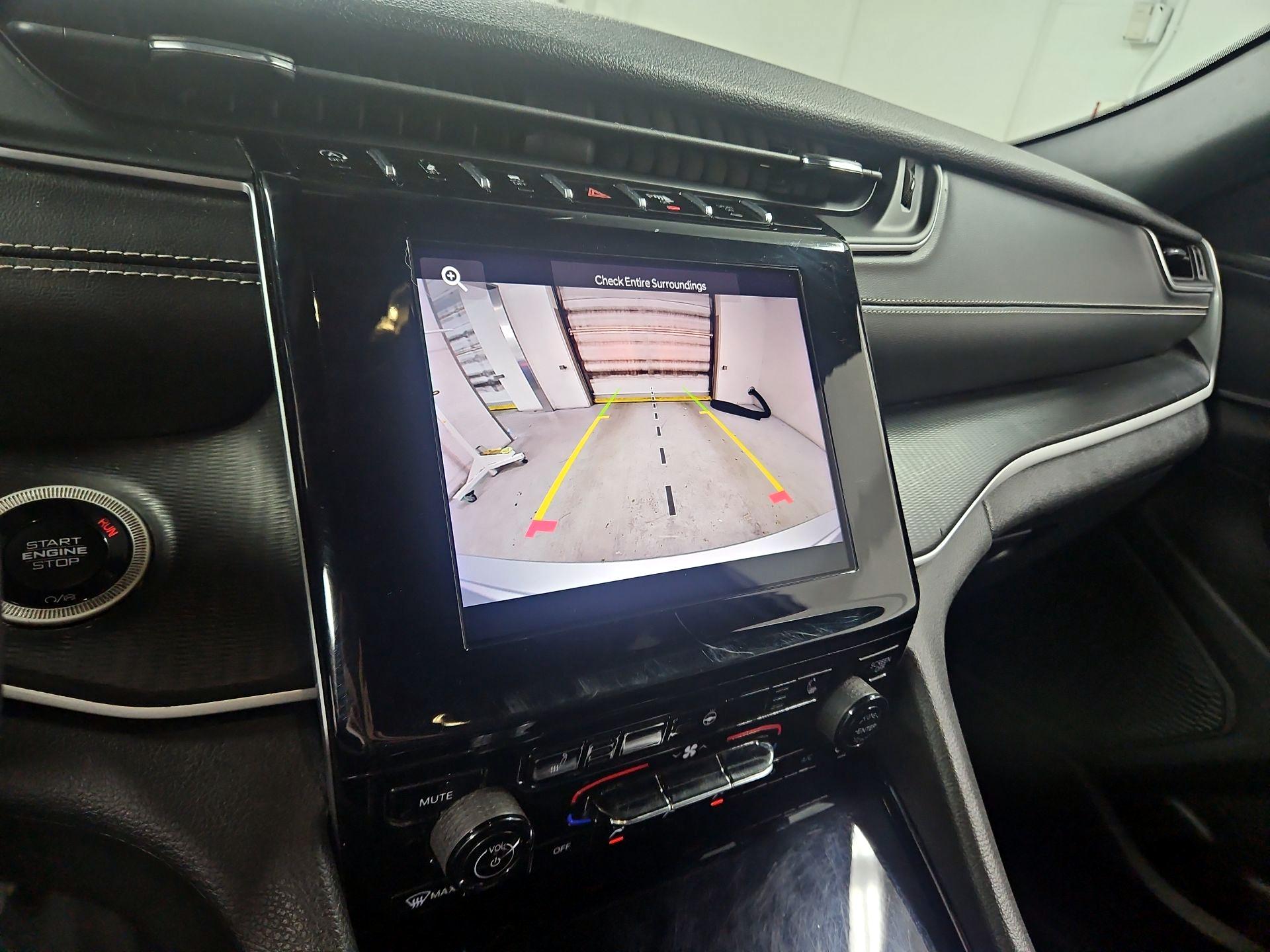 Thumbnail: 2023 Jeep Grand Cherokee - 14