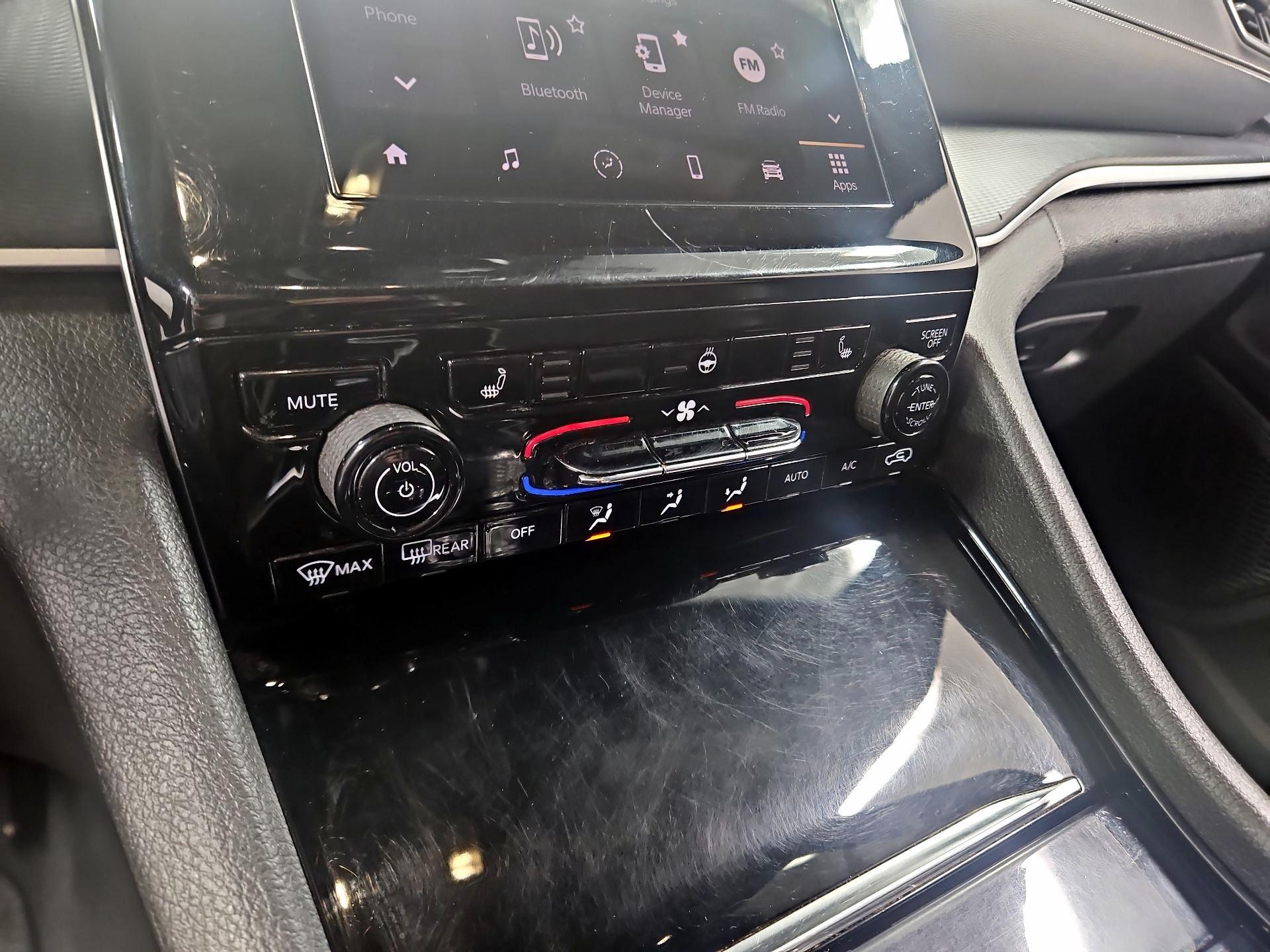 Thumbnail: 2023 Jeep Grand Cherokee - 16