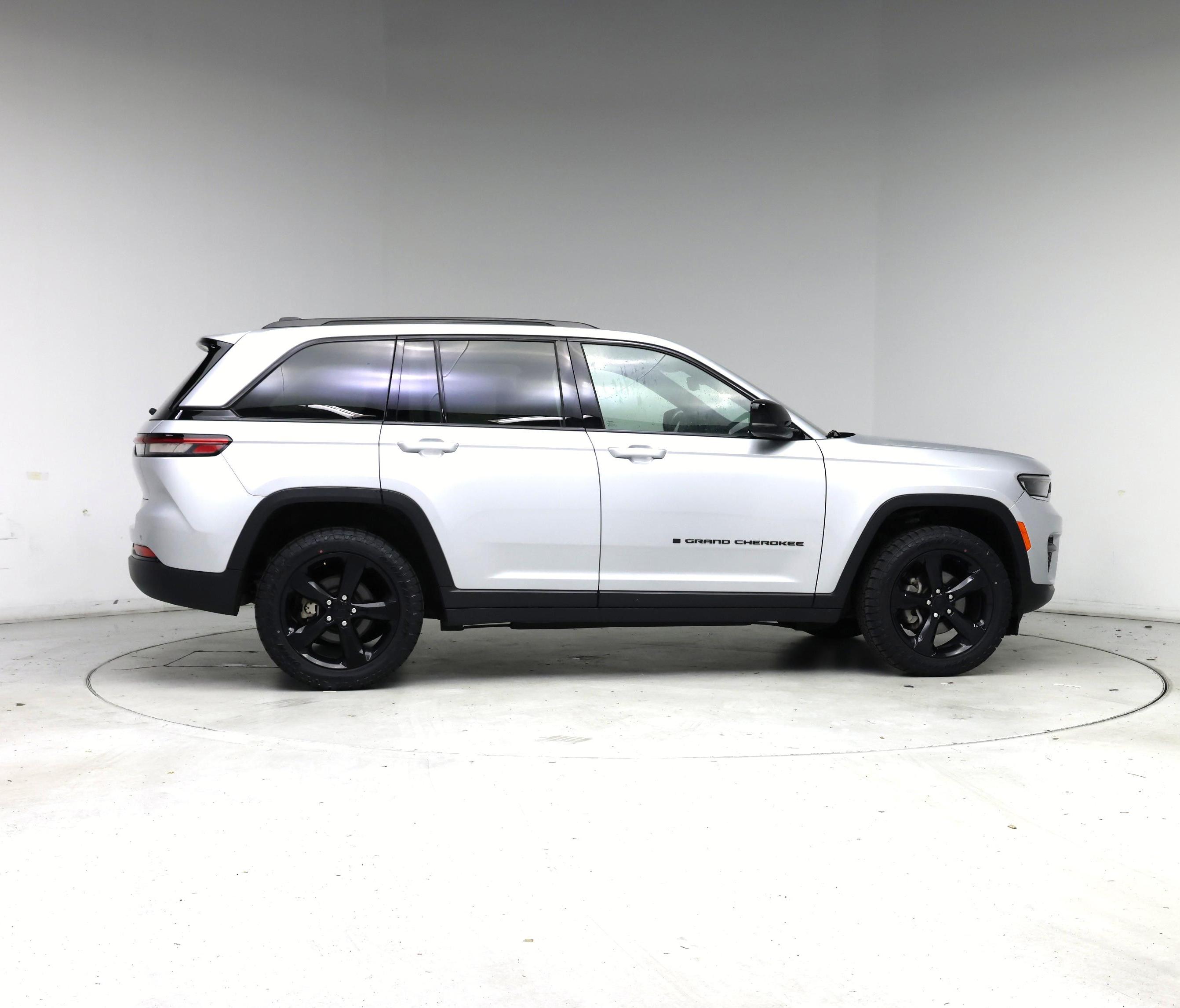 Thumbnail: 2023 Jeep Grand Cherokee - 7