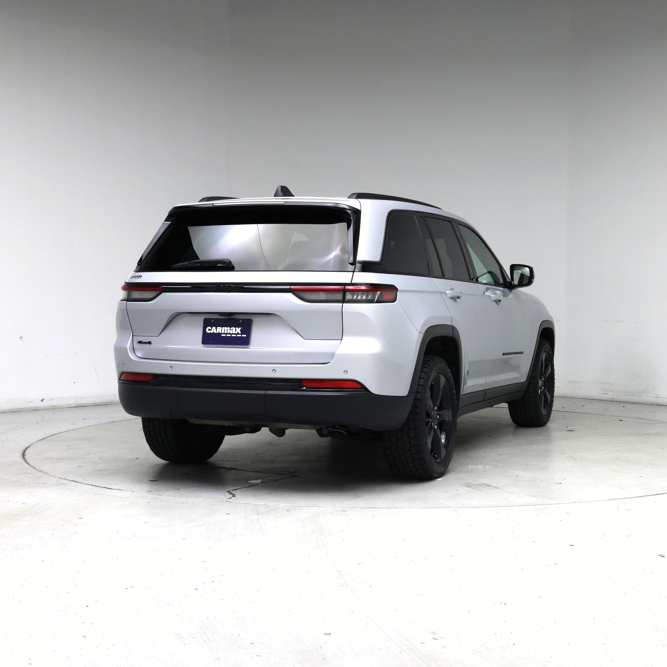 Thumbnail: 2023 Jeep Grand Cherokee - 8