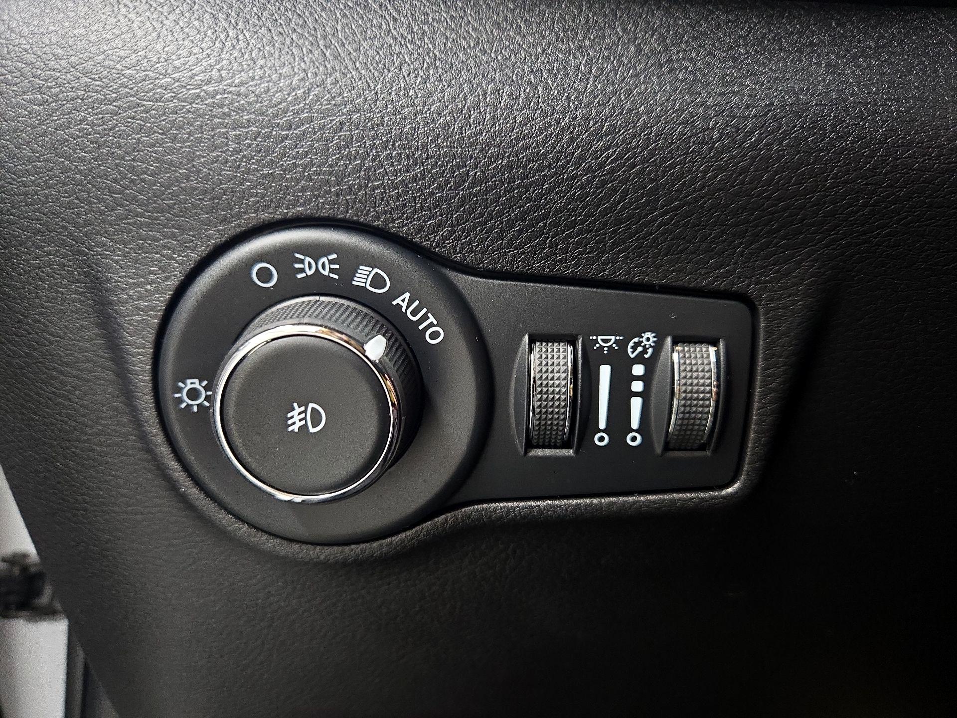 Thumbnail: 2023 Jeep Compass - 13