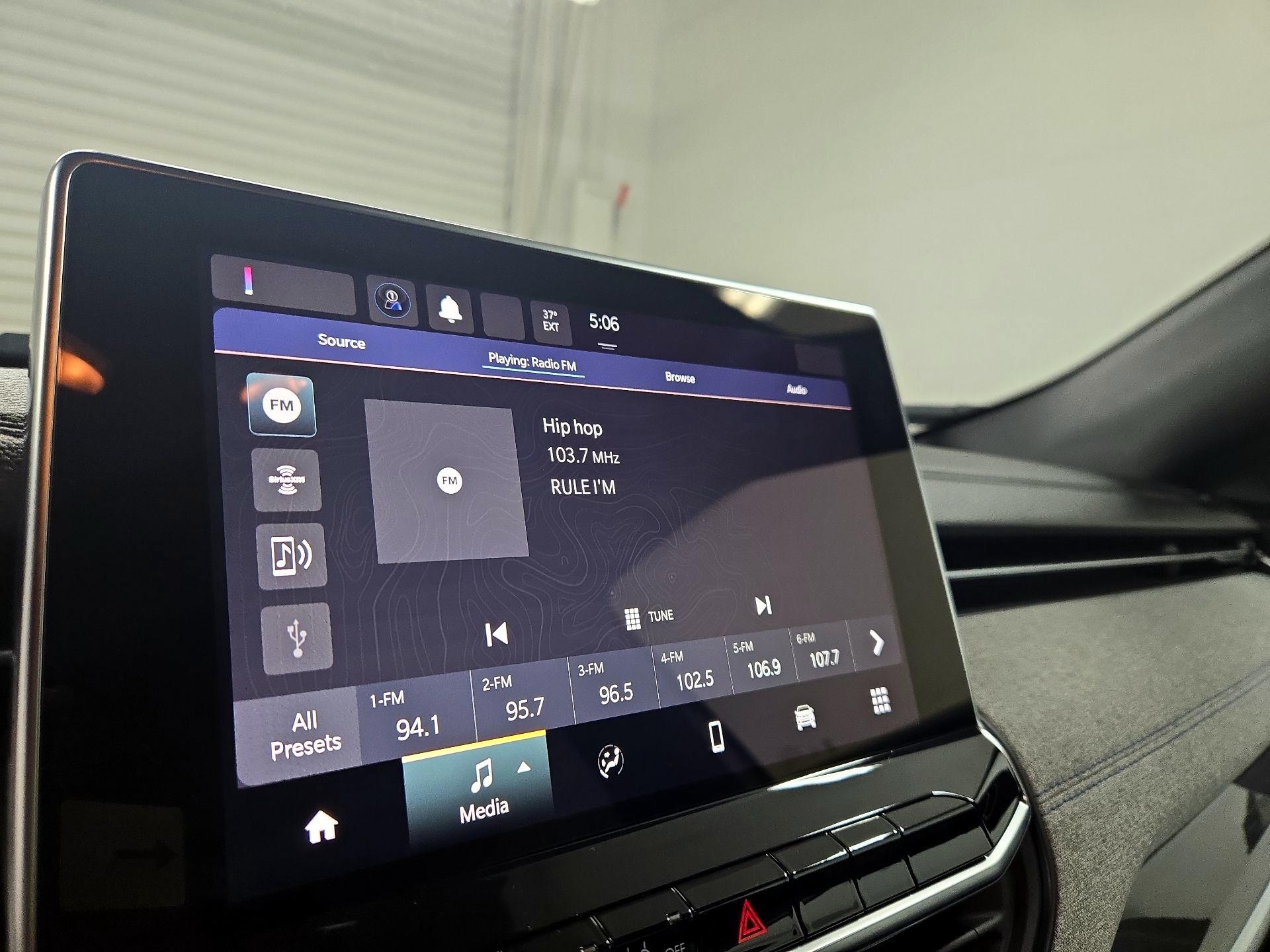 Thumbnail: 2023 Jeep Compass - 15