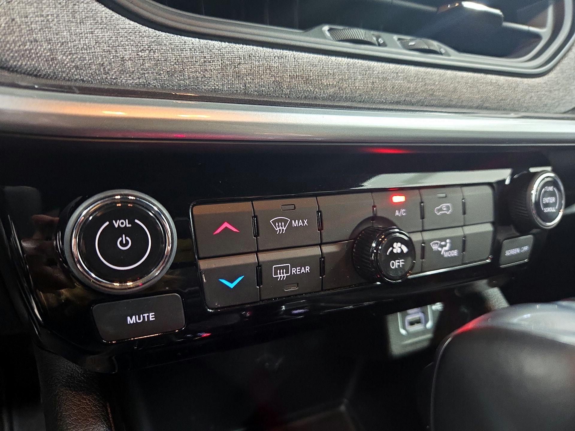 Thumbnail: 2023 Jeep Compass - 16