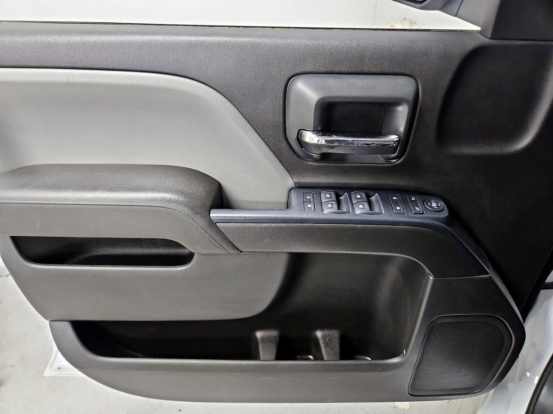 Thumbnail: 2017 Chevrolet Silverado 1500 - 12