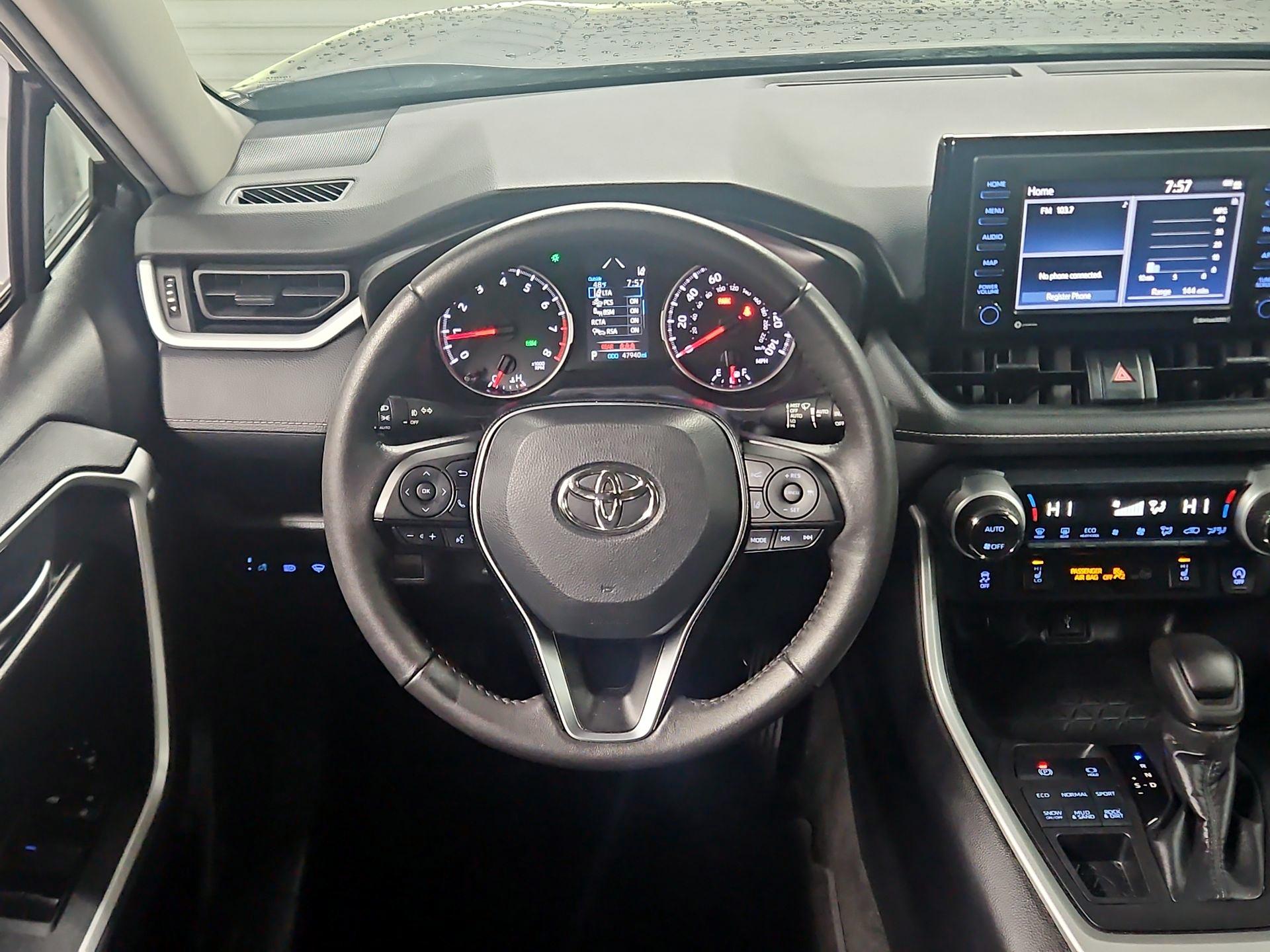 Thumbnail: 2021 Toyota RAV4 - 10