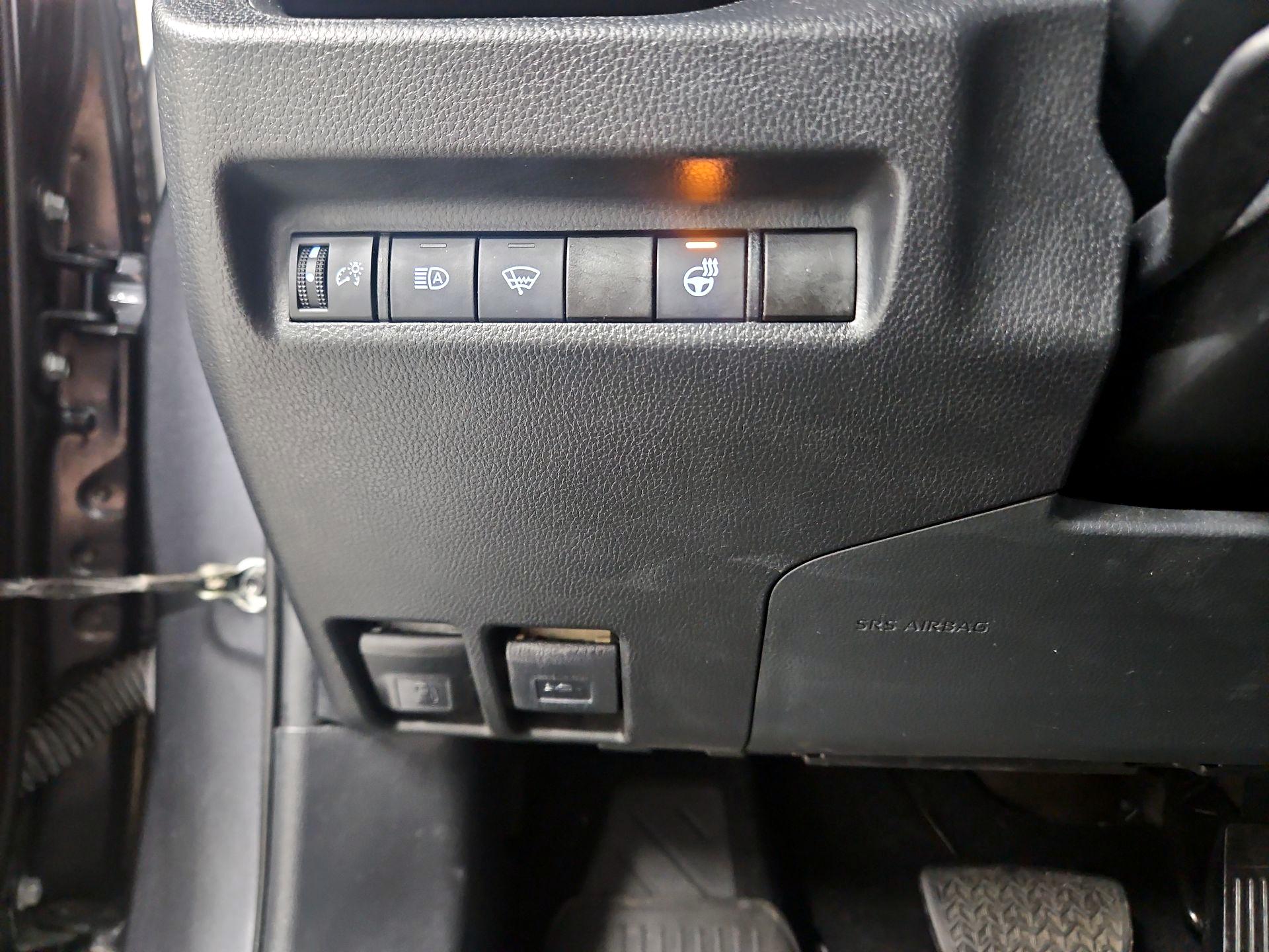 Thumbnail: 2021 Toyota RAV4 - 13