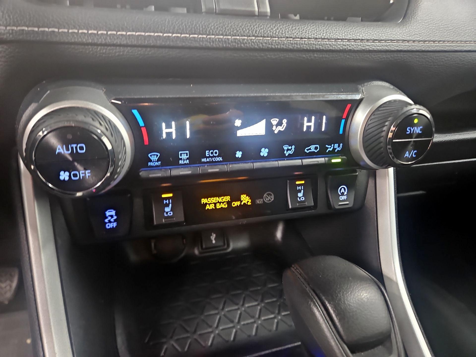 Thumbnail: 2021 Toyota RAV4 - 16