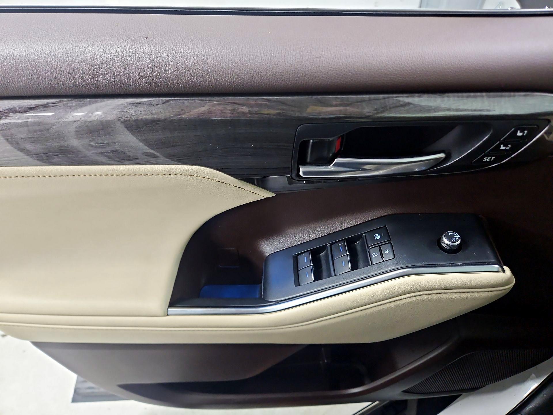 Thumbnail: 2021 Toyota Highlander - 12