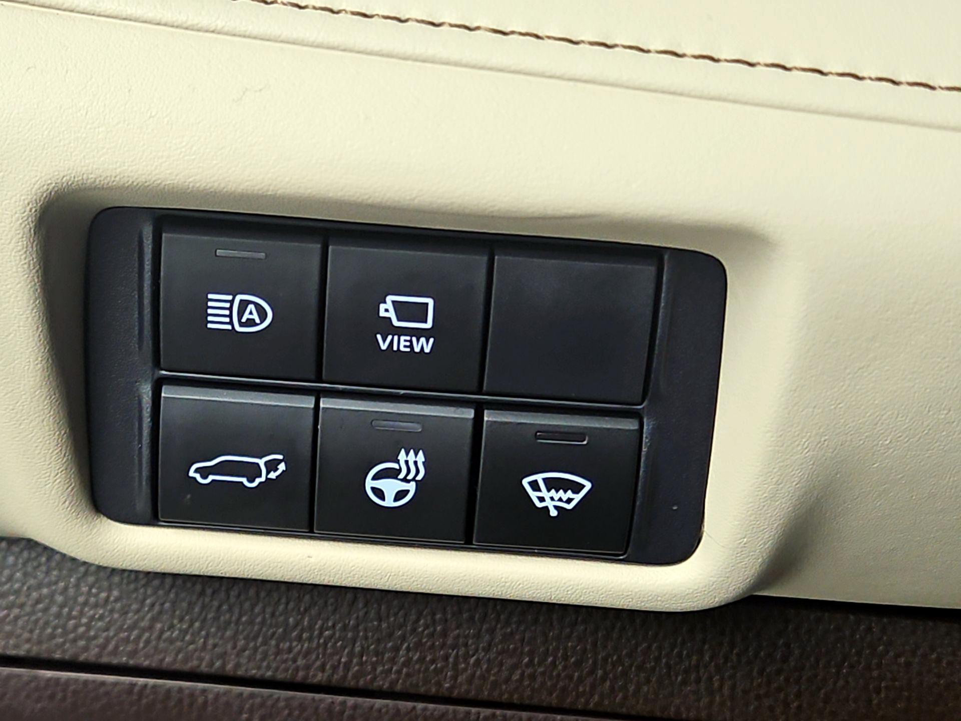 Thumbnail: 2021 Toyota Highlander - 13