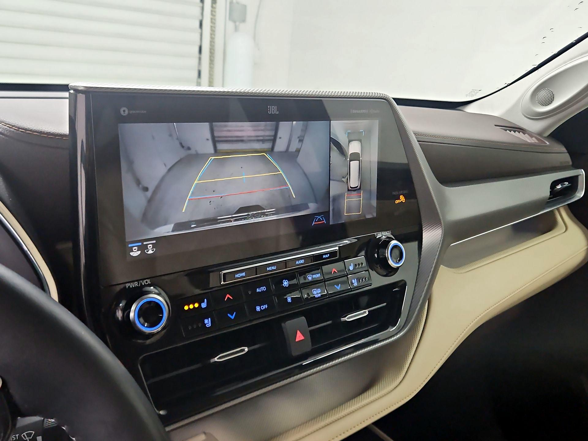 Thumbnail: 2021 Toyota Highlander - 15