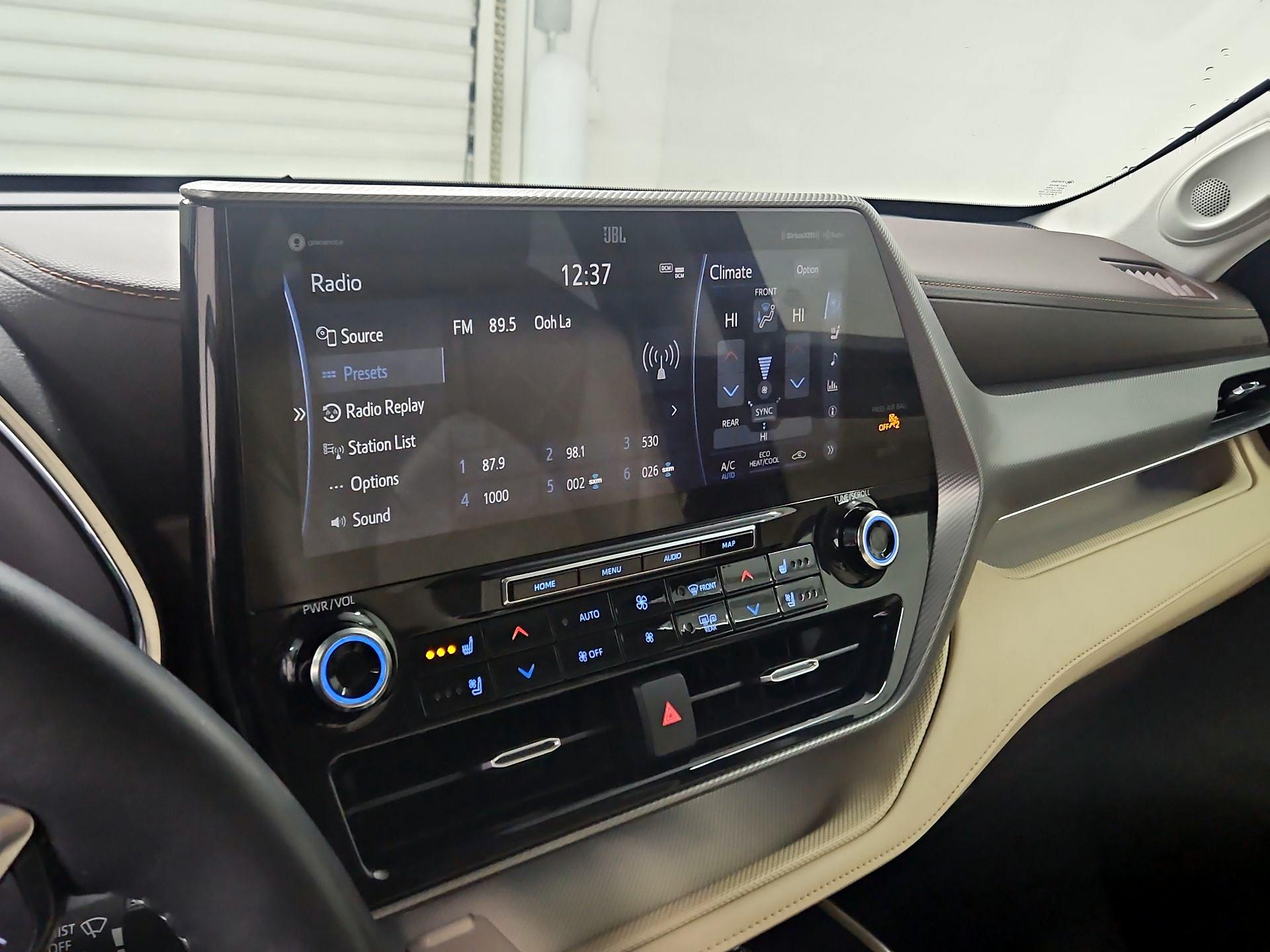 Thumbnail: 2021 Toyota Highlander - 16