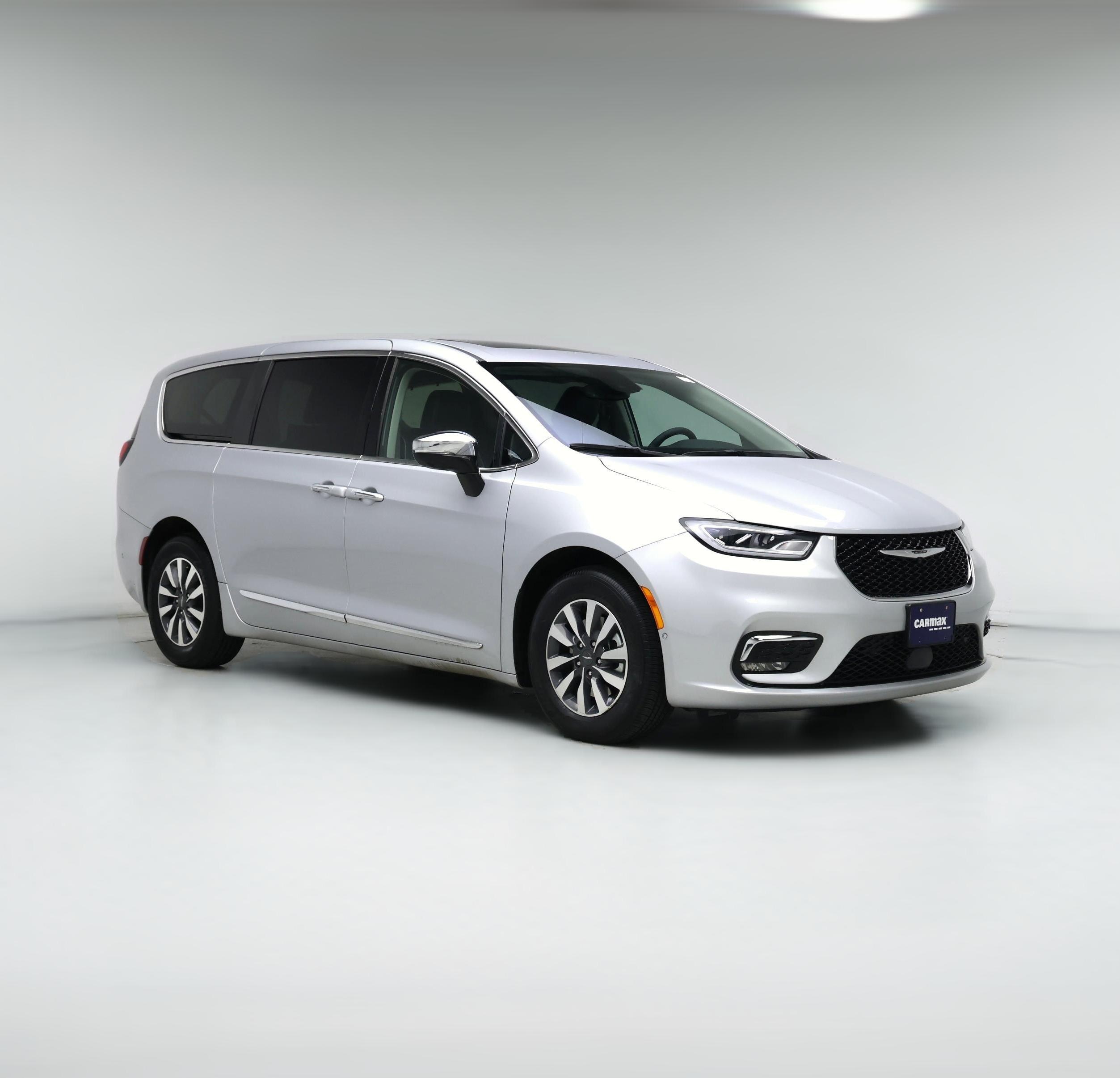 Thumbnail: 2023 Chrysler Pacifica - 1