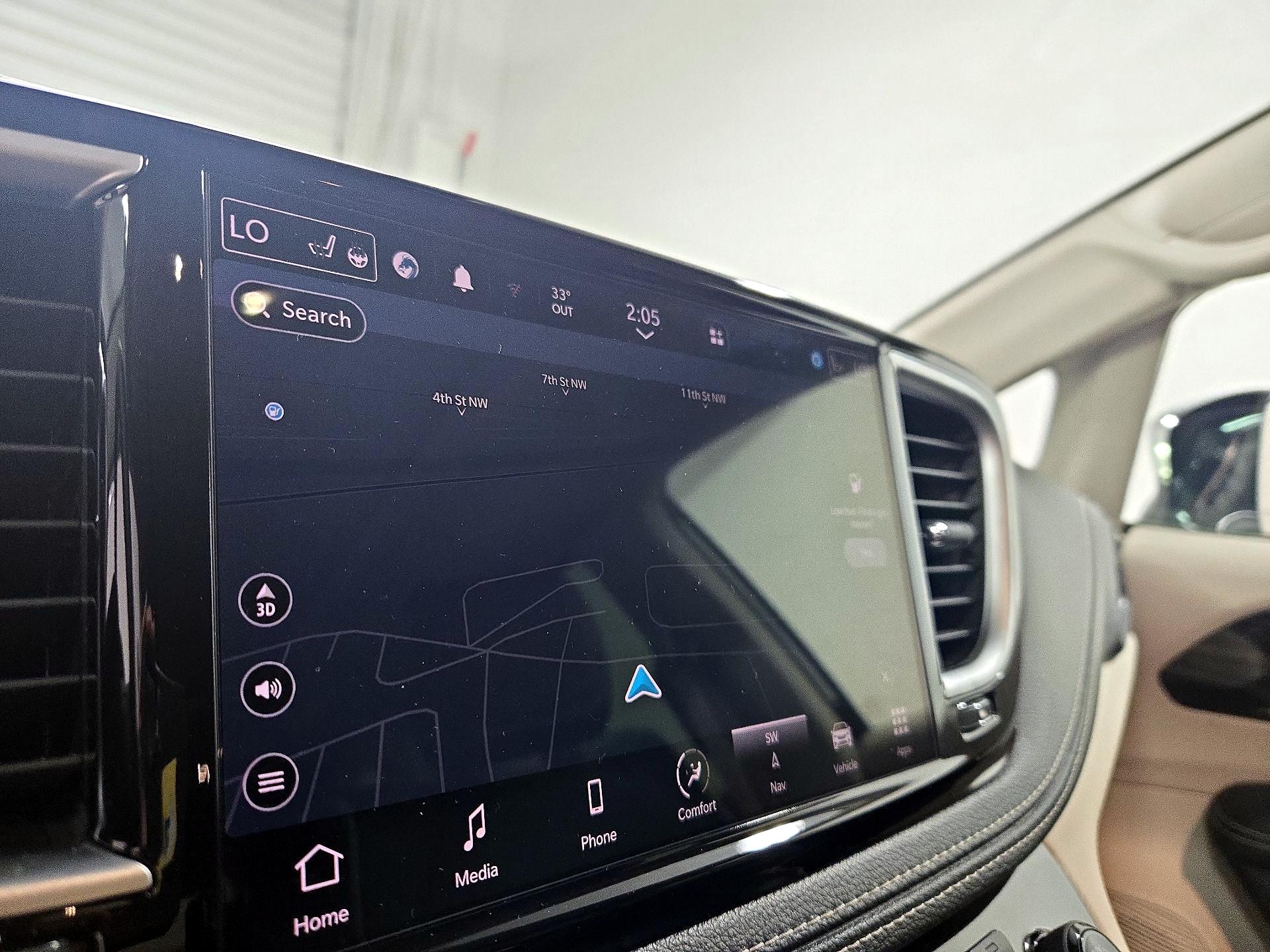 Thumbnail: 2023 Chrysler Pacifica - 14