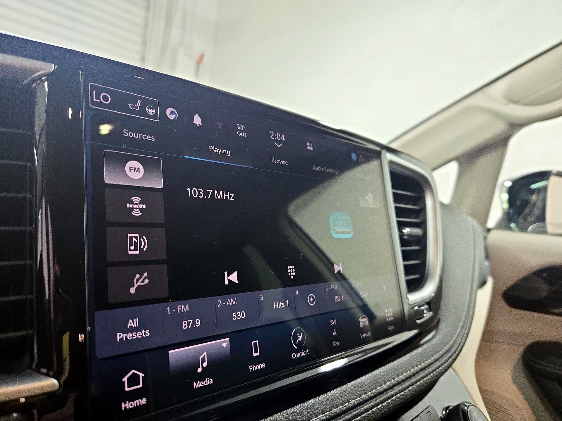 Thumbnail: 2023 Chrysler Pacifica - 16