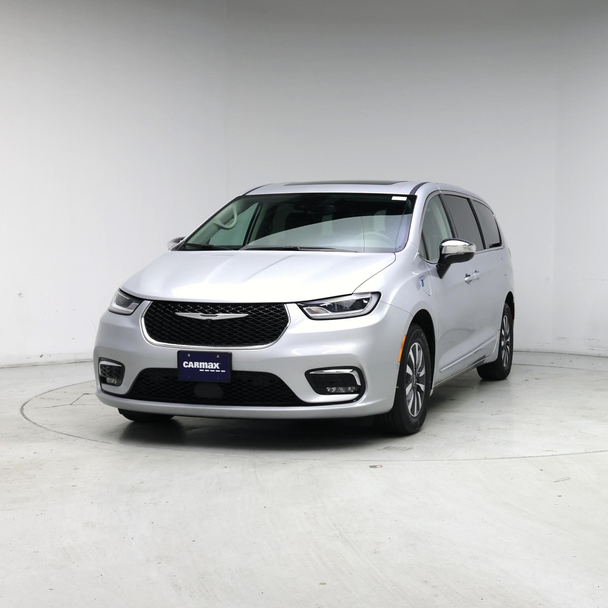 Thumbnail: 2023 Chrysler Pacifica - 4