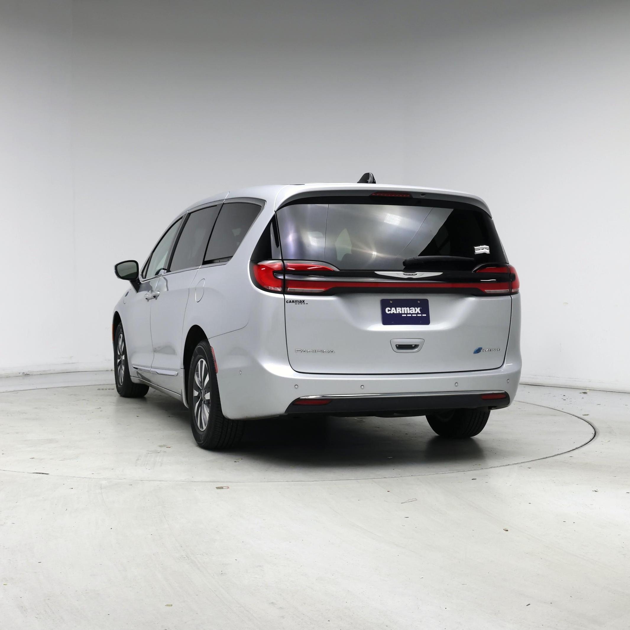 Thumbnail: 2023 Chrysler Pacifica - 6