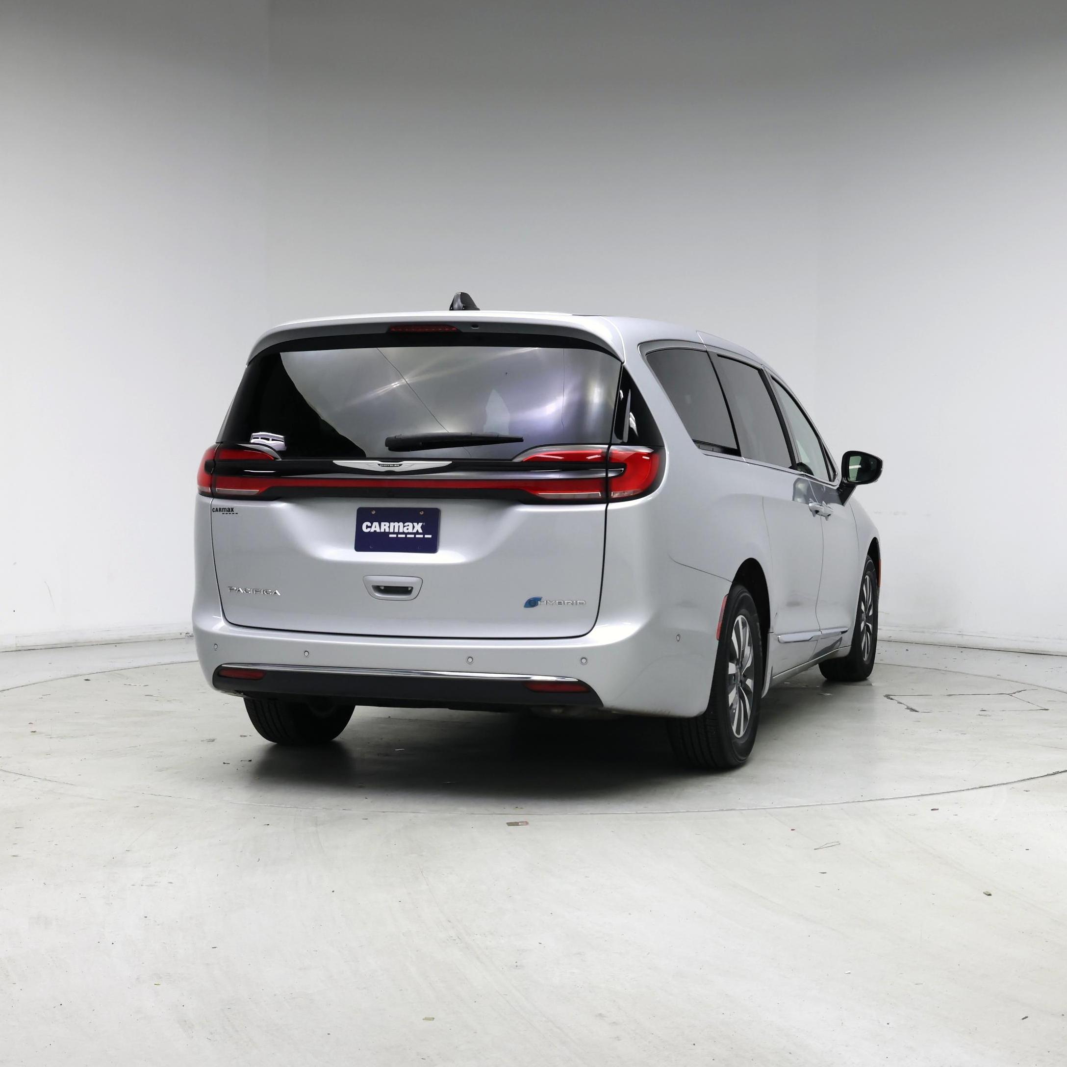 Thumbnail: 2023 Chrysler Pacifica - 8