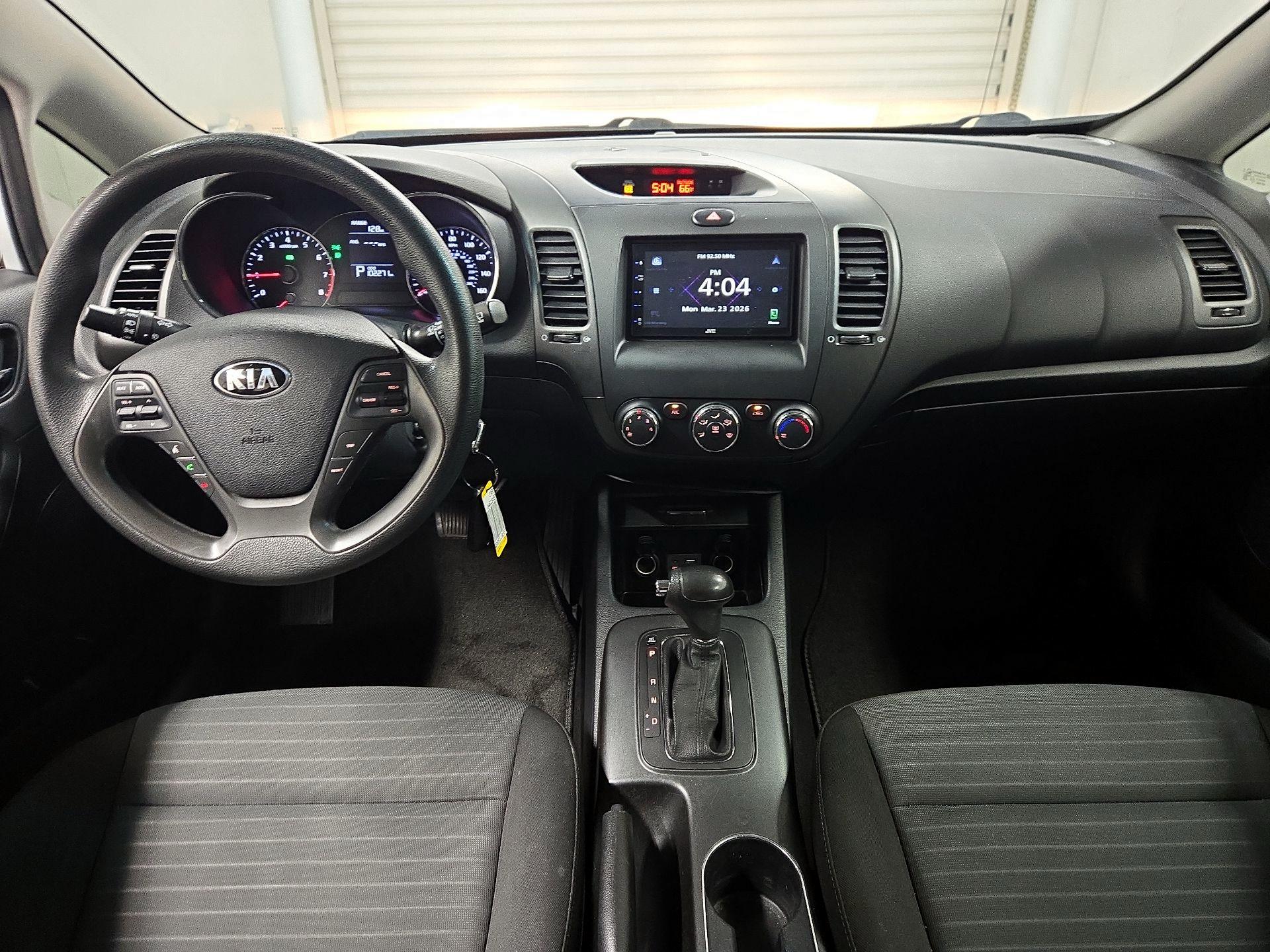 Thumbnail: 2016 Kia Forte - 9