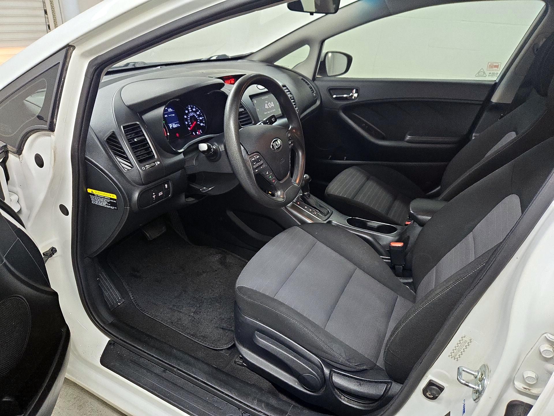 Thumbnail: 2016 Kia Forte - 11