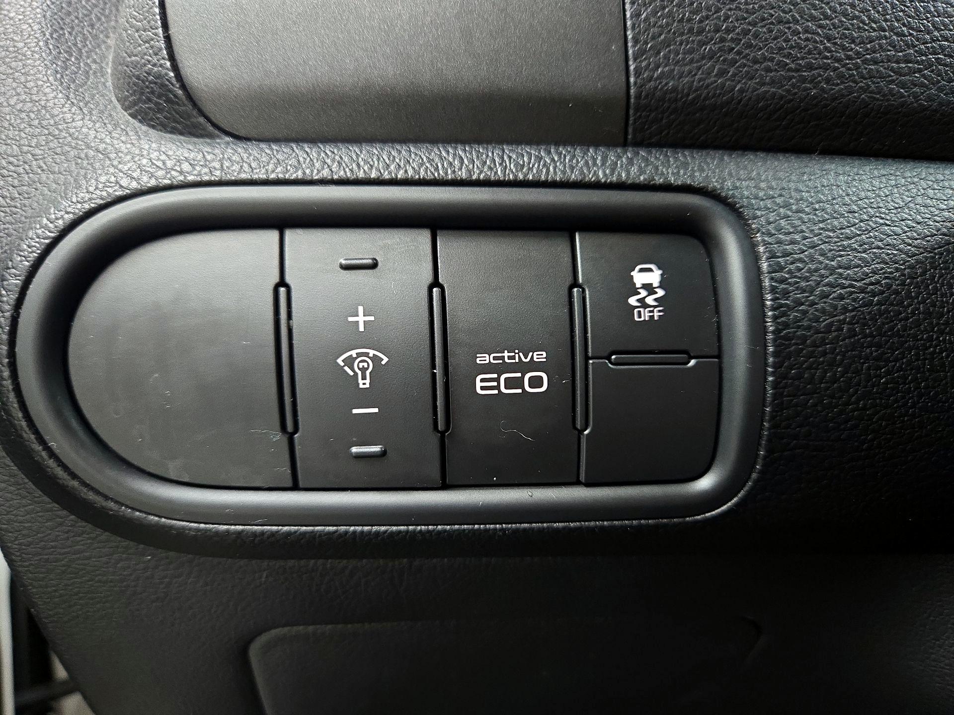 Thumbnail: 2016 Kia Forte - 13