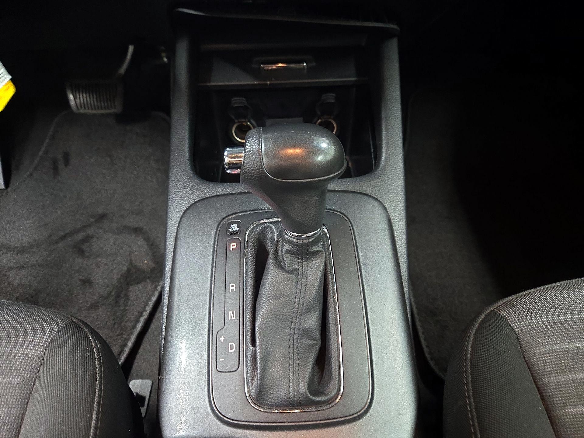 Thumbnail: 2016 Kia Forte - 16