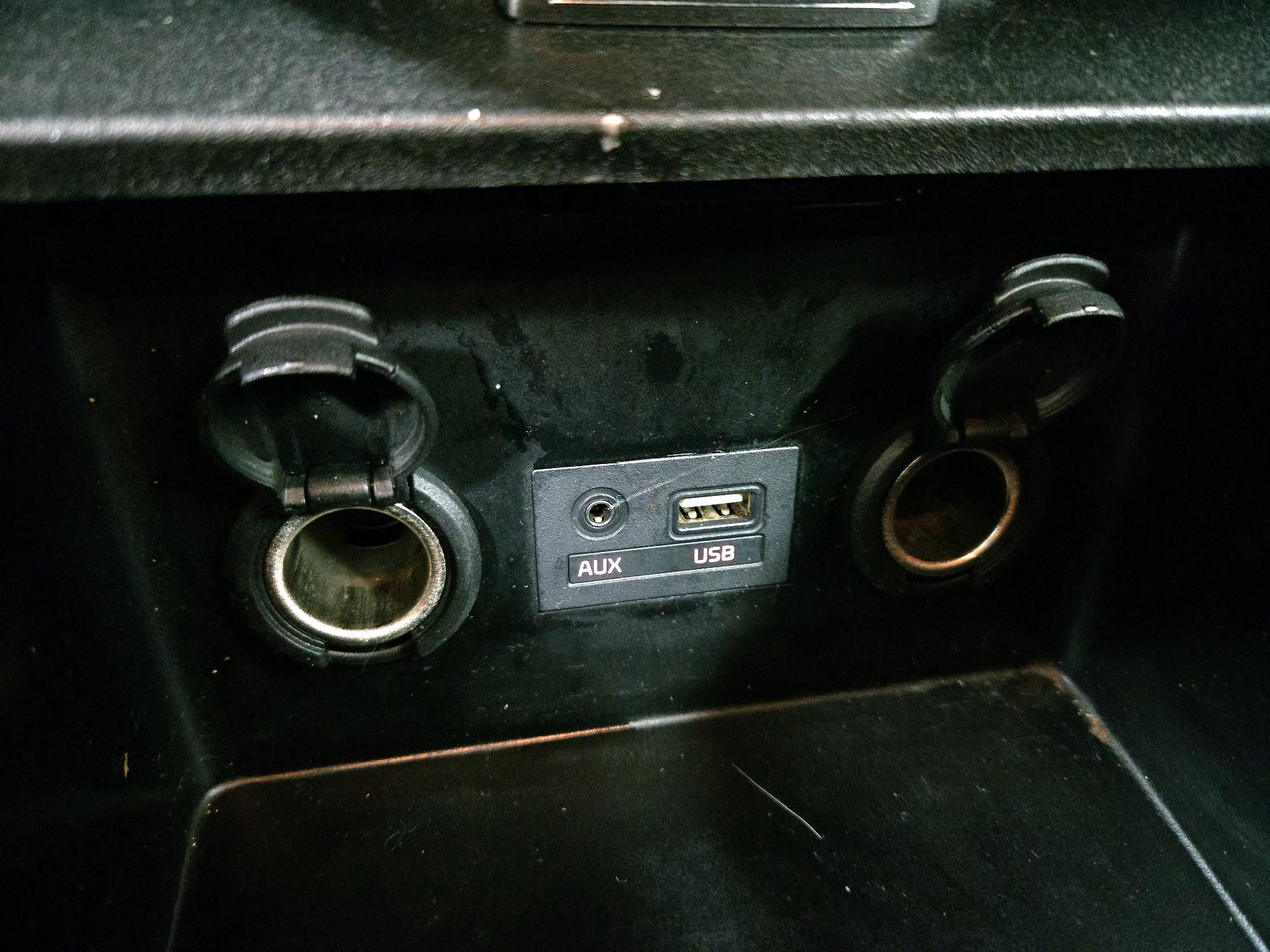 Thumbnail: 2016 Kia Forte - 17