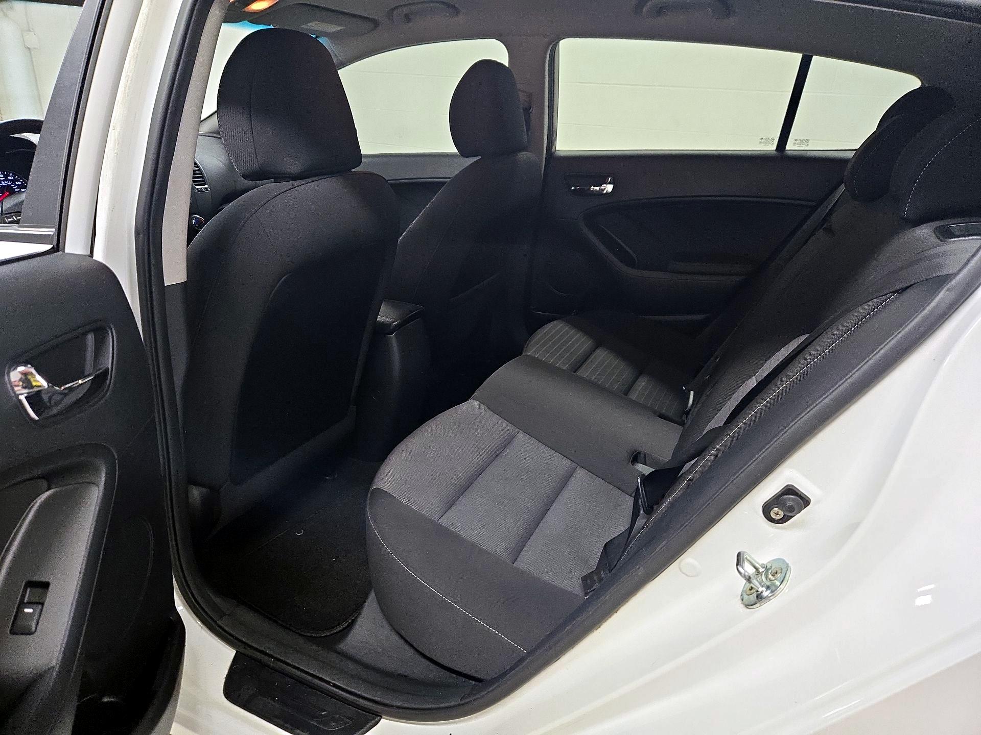 Thumbnail: 2016 Kia Forte - 18