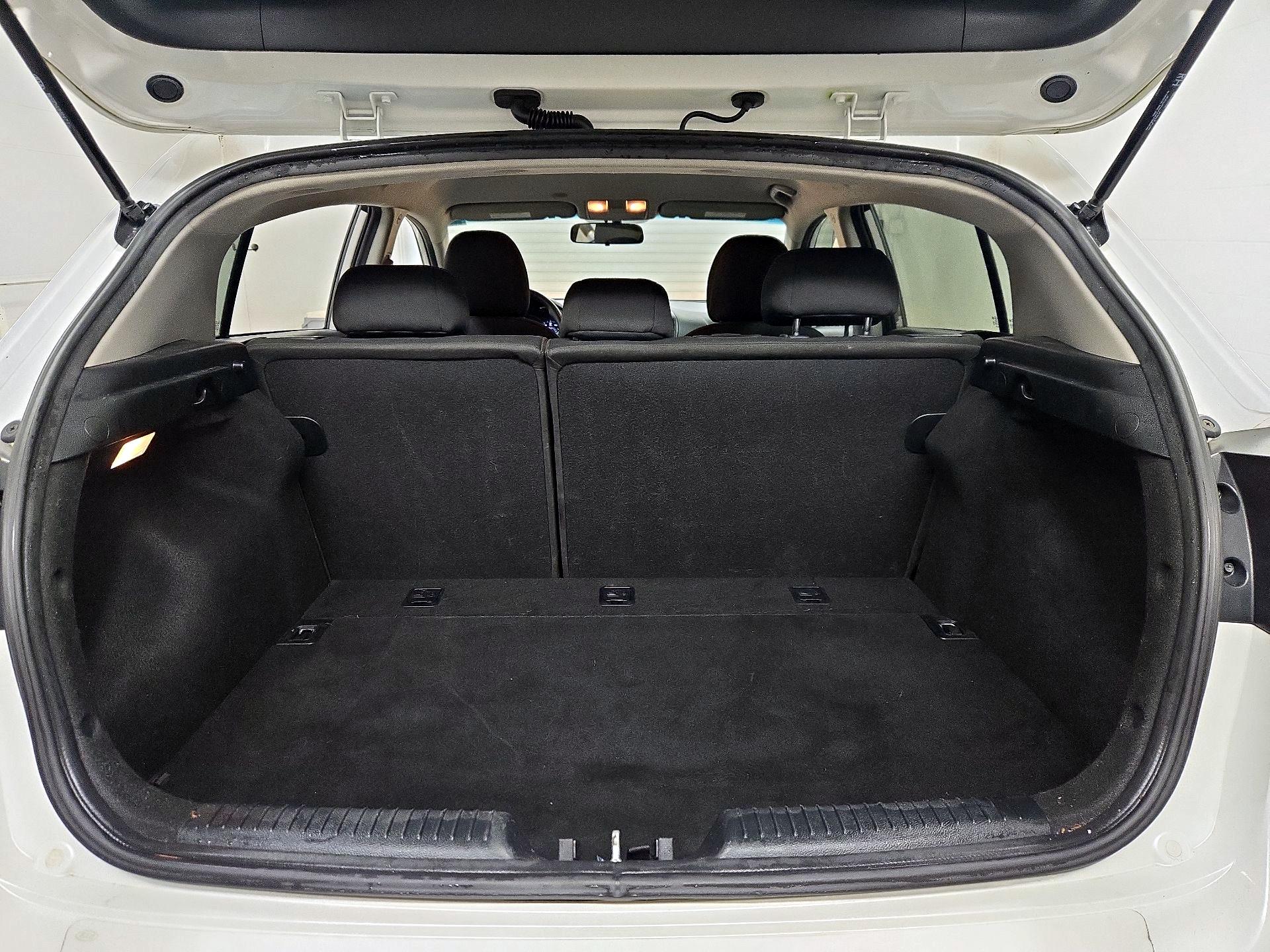 Thumbnail: 2016 Kia Forte - 19