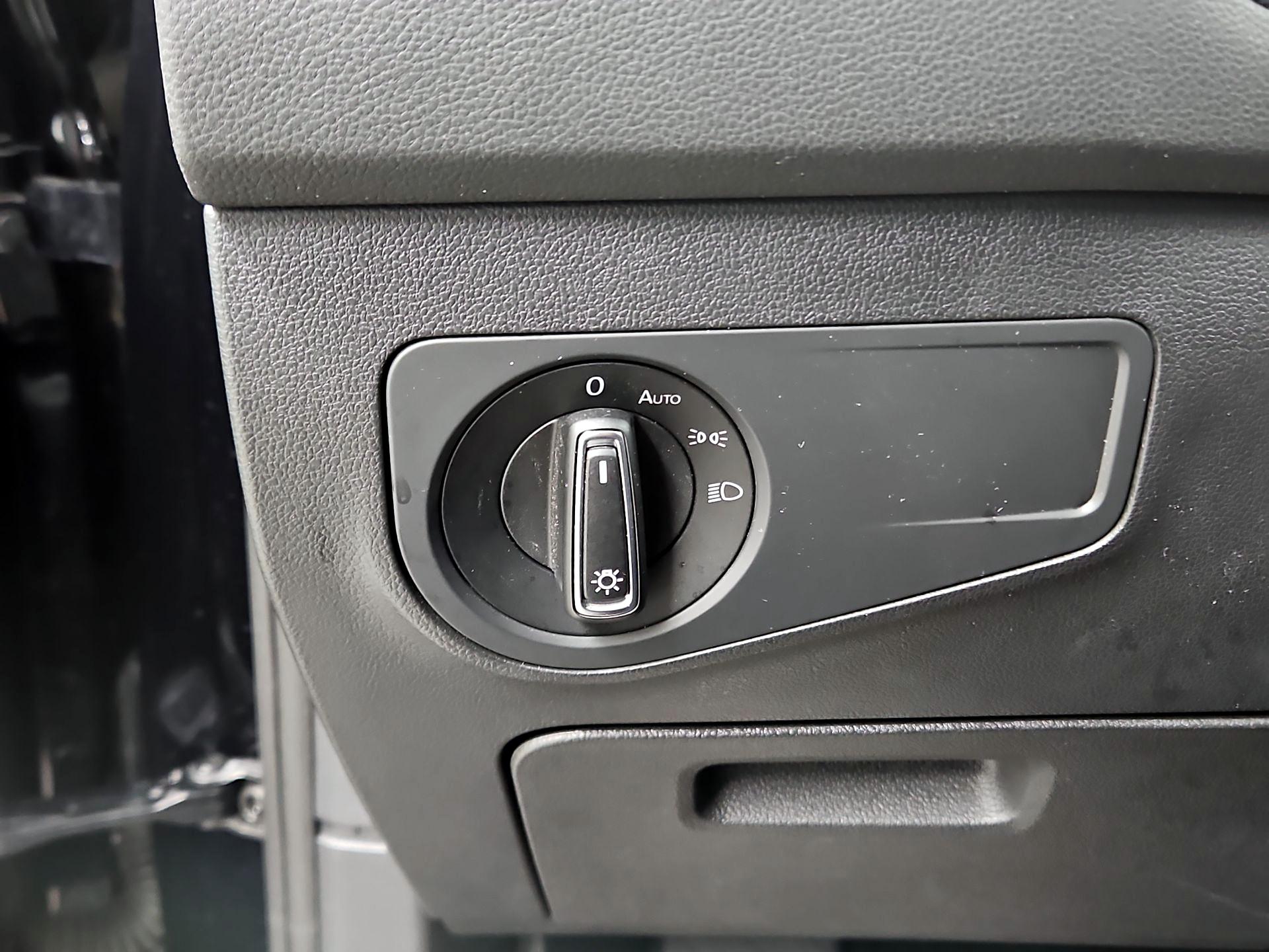 Thumbnail: 2022 Volkswagen Tiguan - 13