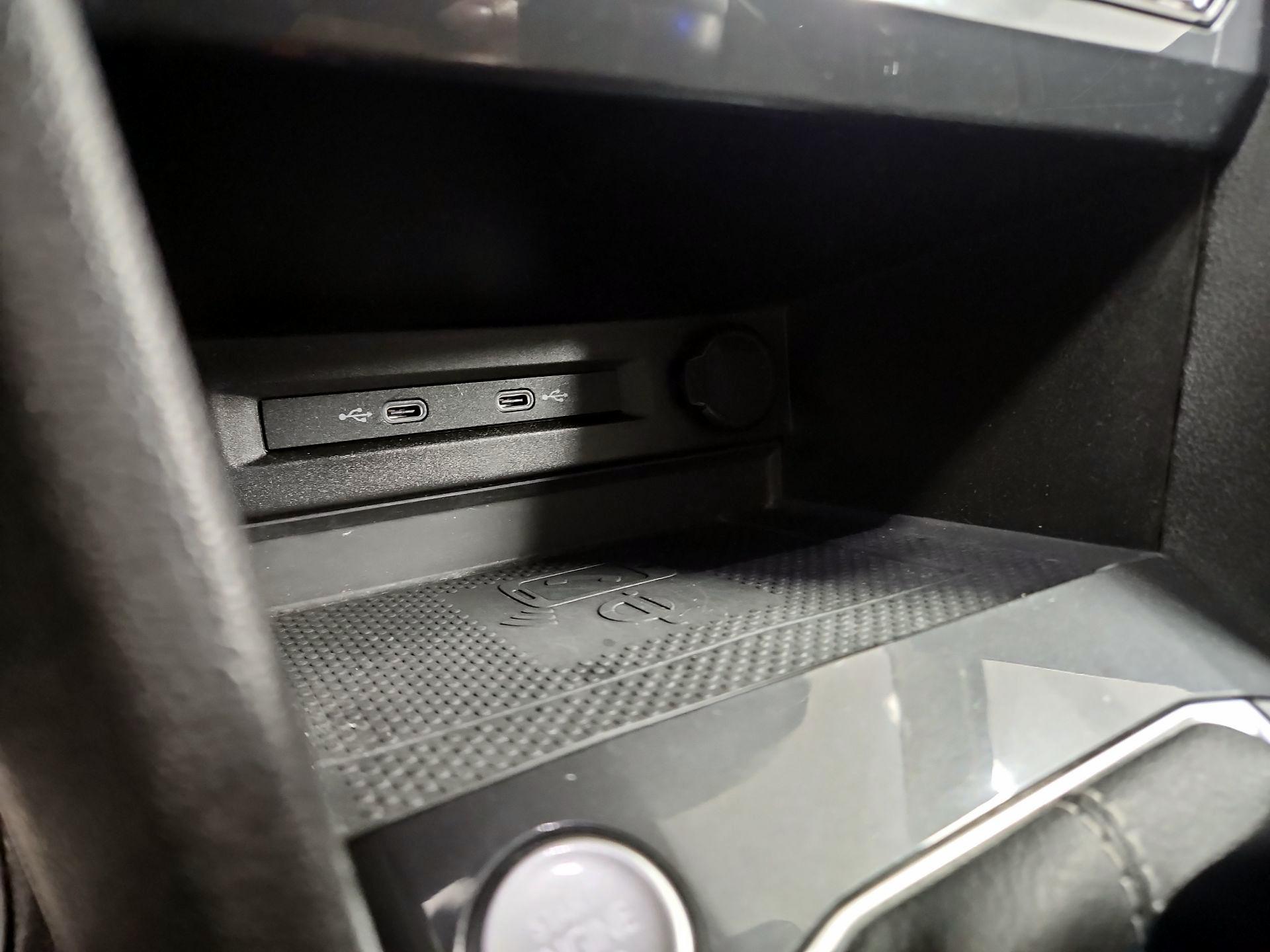 Thumbnail: 2022 Volkswagen Tiguan - 18