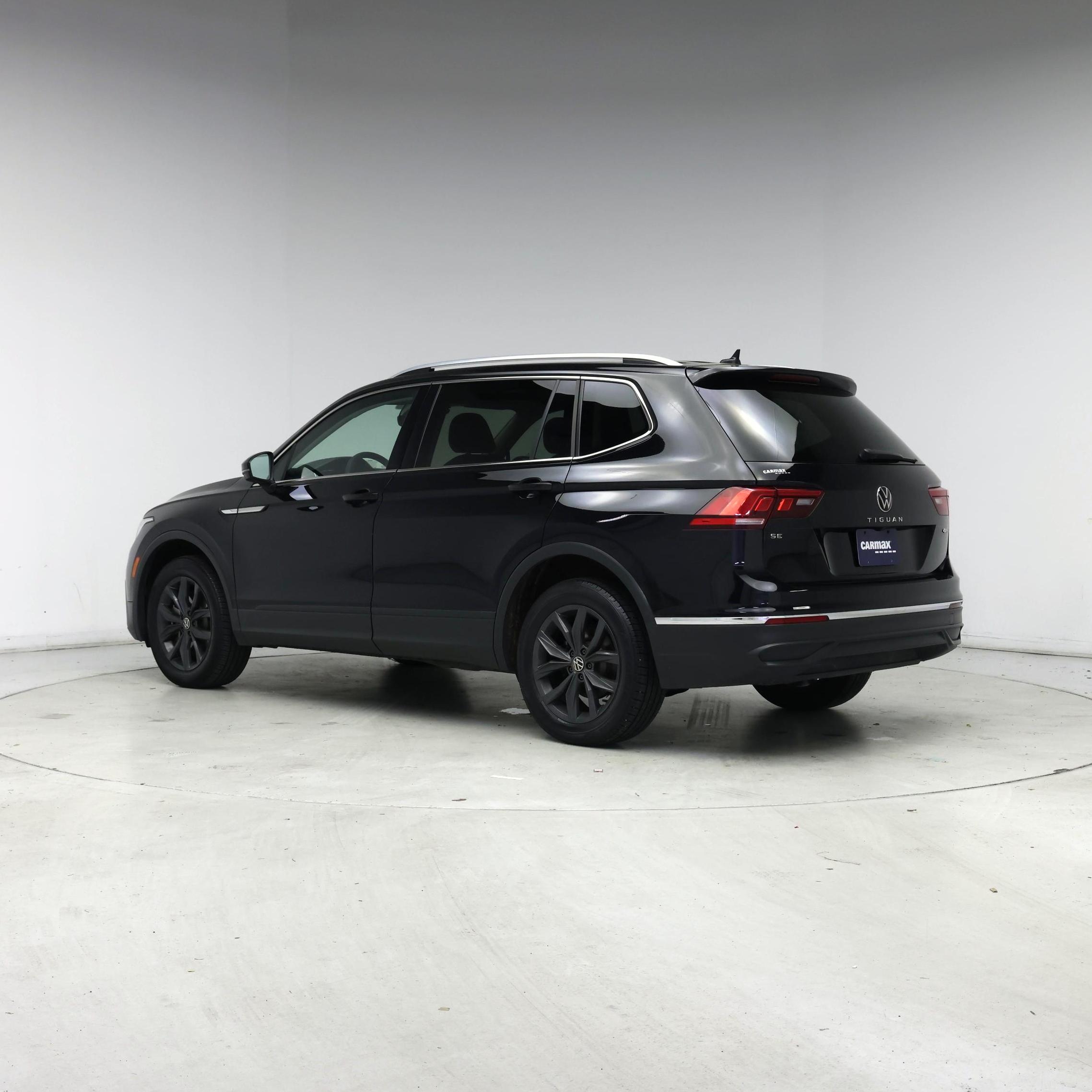 Thumbnail: 2022 Volkswagen Tiguan - 2