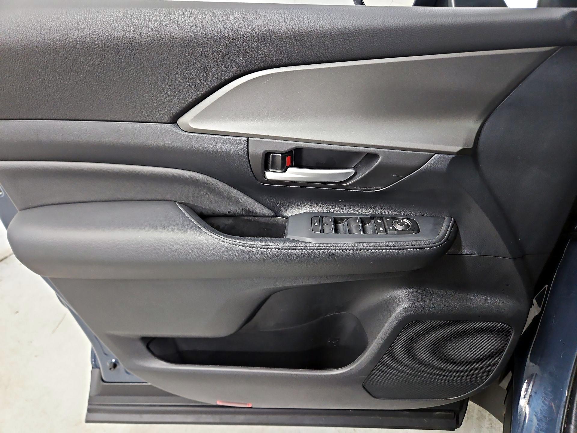 Thumbnail: 2025 Toyota Grand Highlander - 12