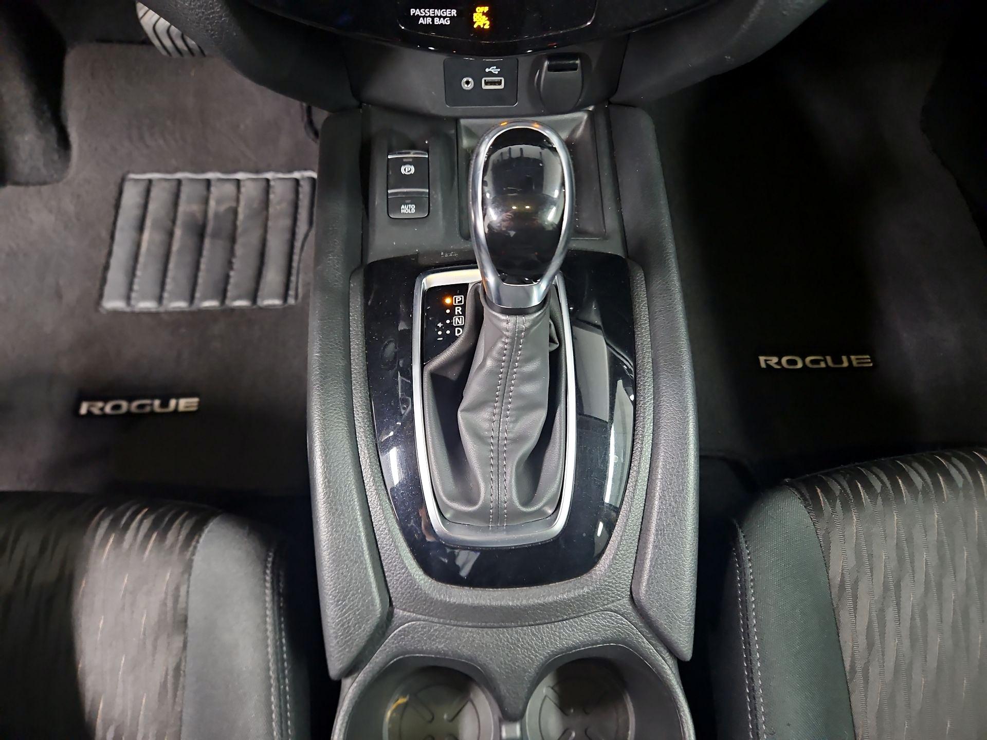 Thumbnail: 2019 Nissan Rogue - 18