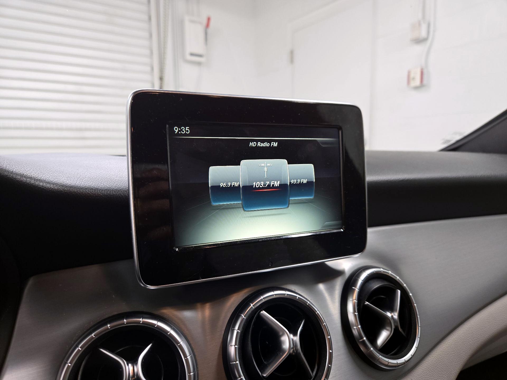 Thumbnail: 2015 Mercedes-Benz CLA - 14