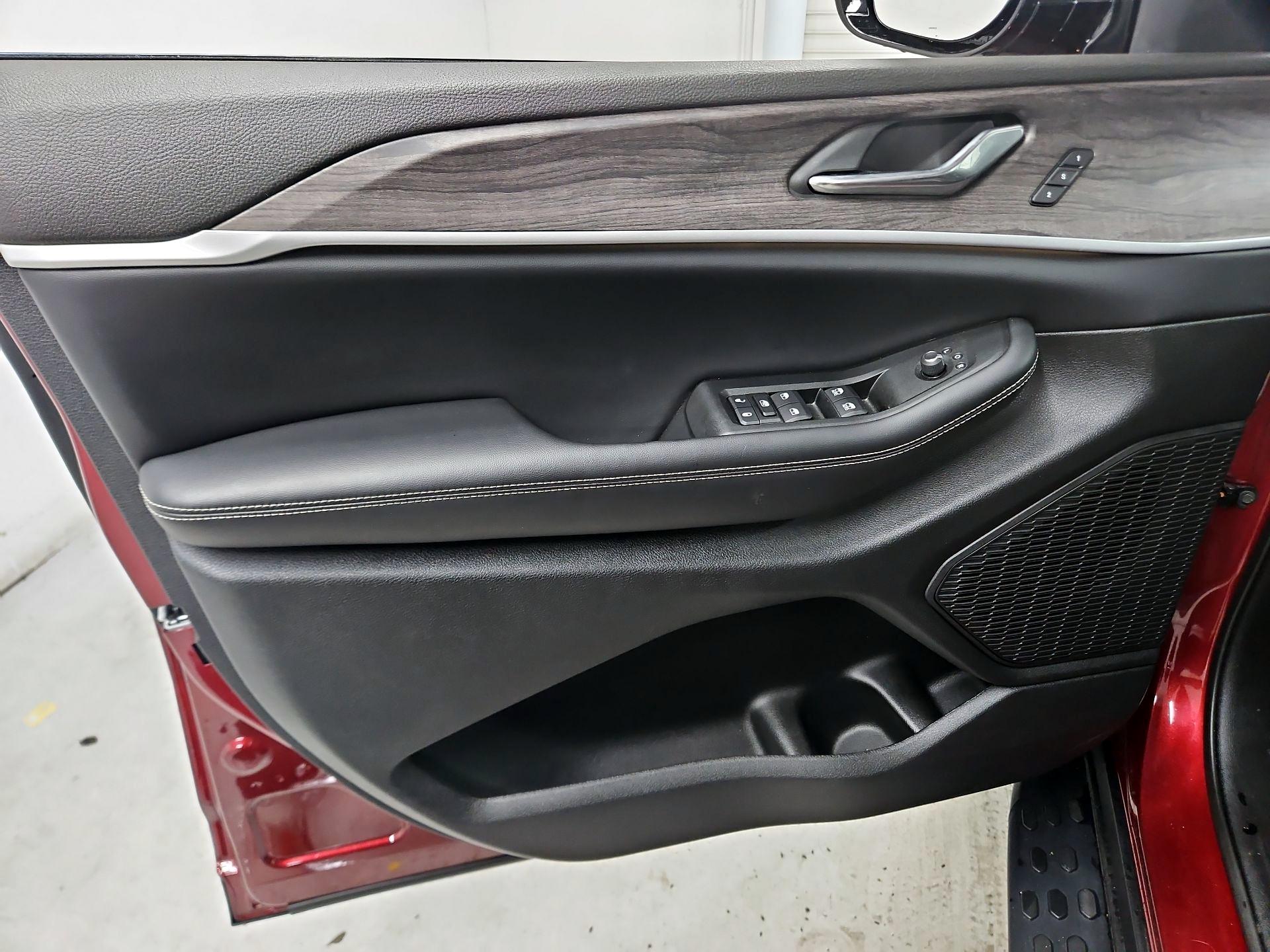 Thumbnail: 2024 Jeep Grand Cherokee L - 12