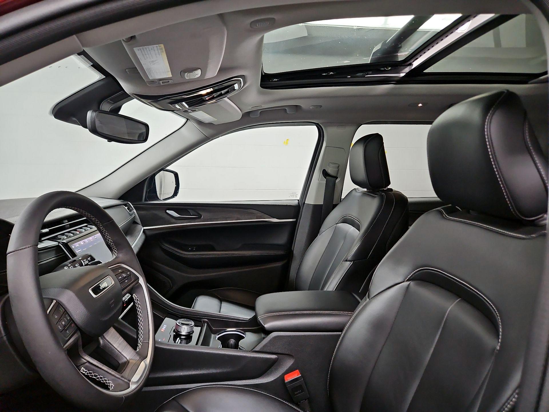 Thumbnail: 2024 Jeep Grand Cherokee L - 20