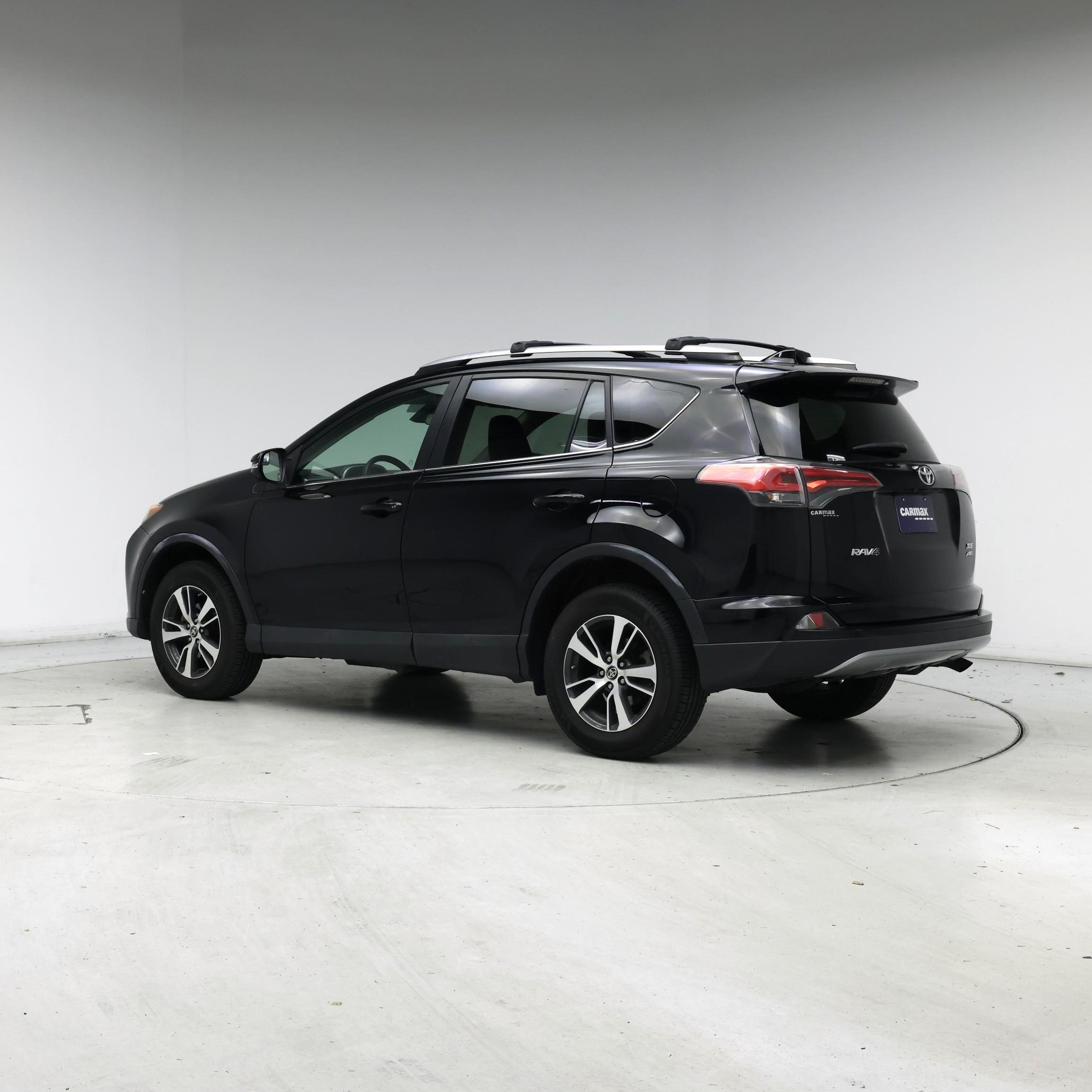 Thumbnail: 2017 Toyota RAV4 - 2