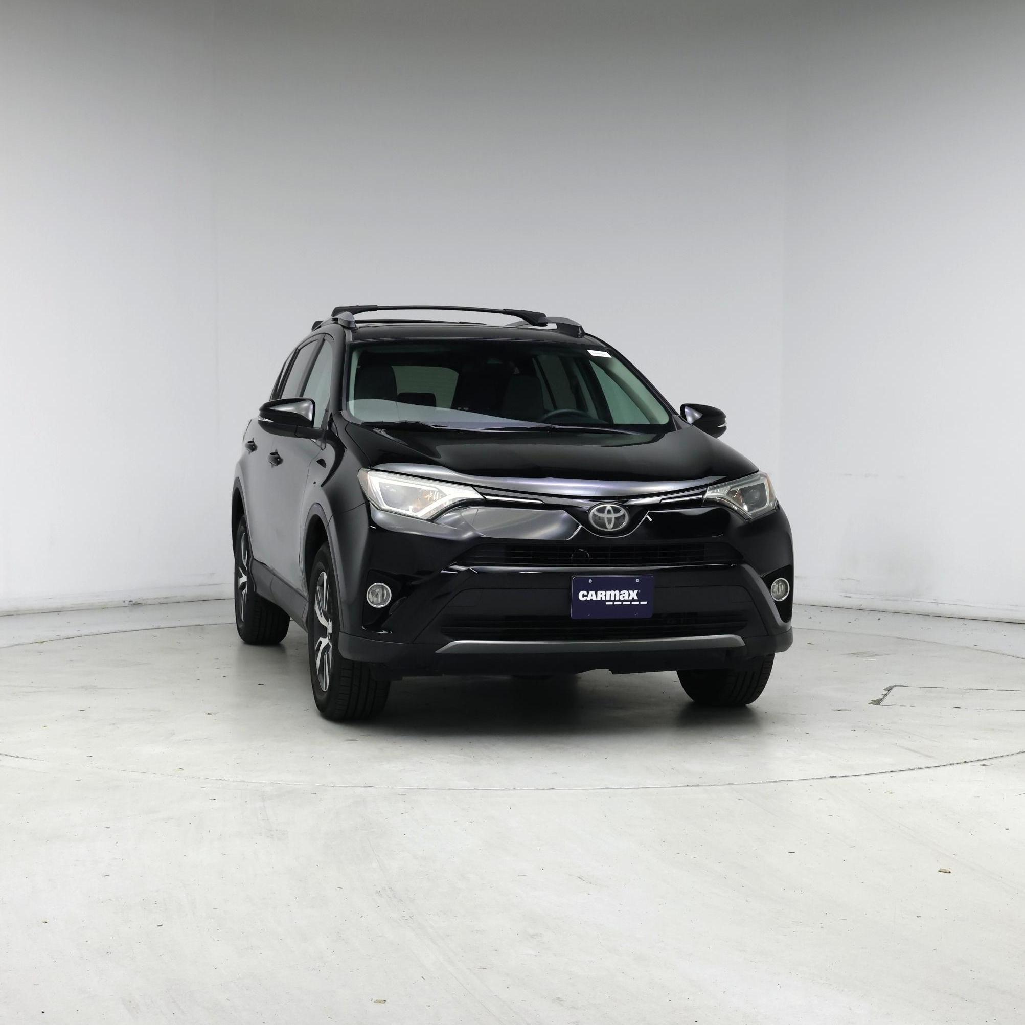Thumbnail: 2017 Toyota RAV4 - 5