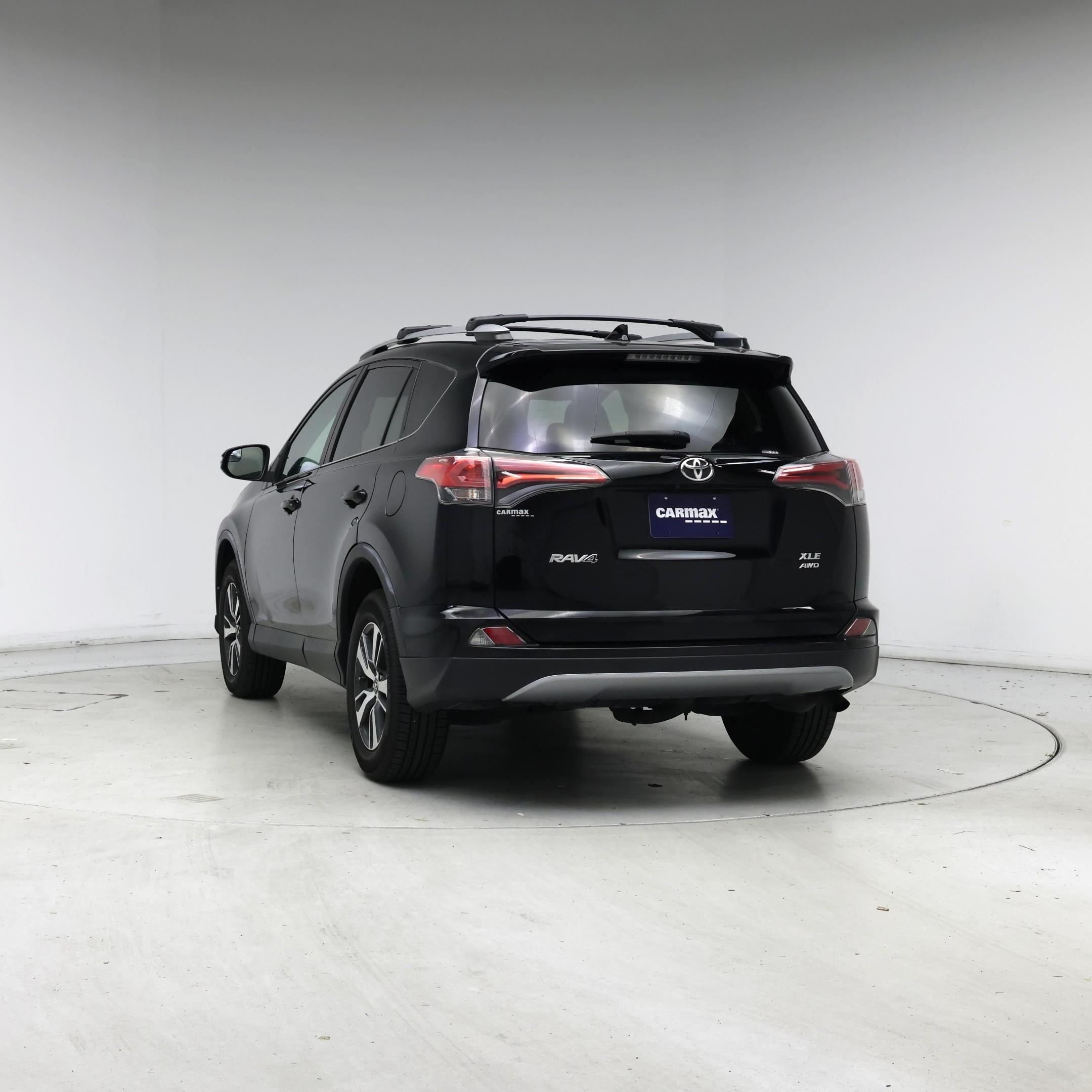 Thumbnail: 2017 Toyota RAV4 - 6