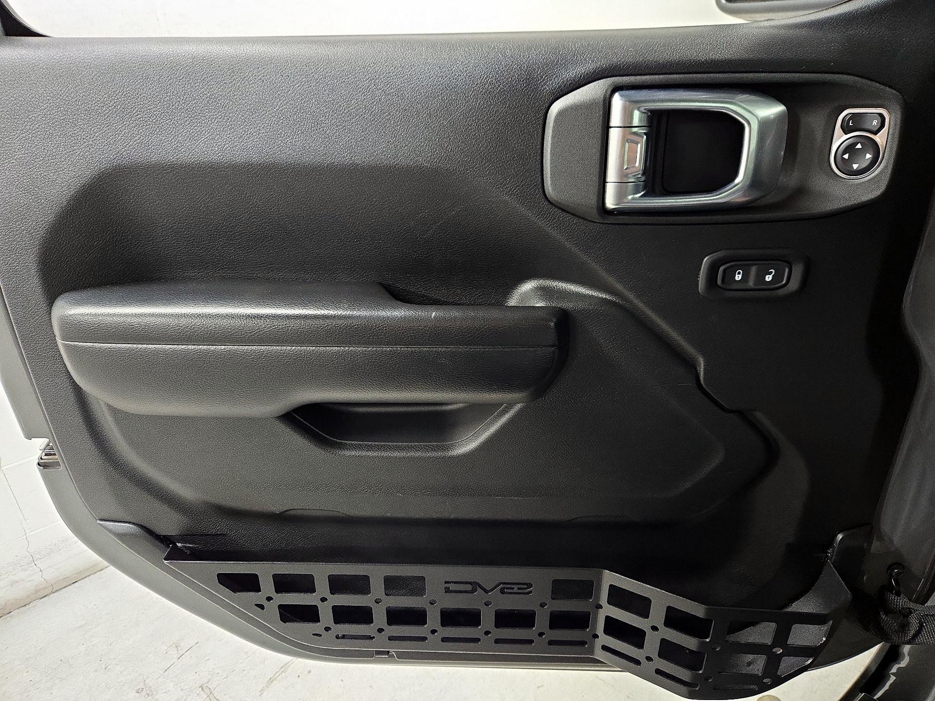 Thumbnail: 2021 Jeep Gladiator - 12