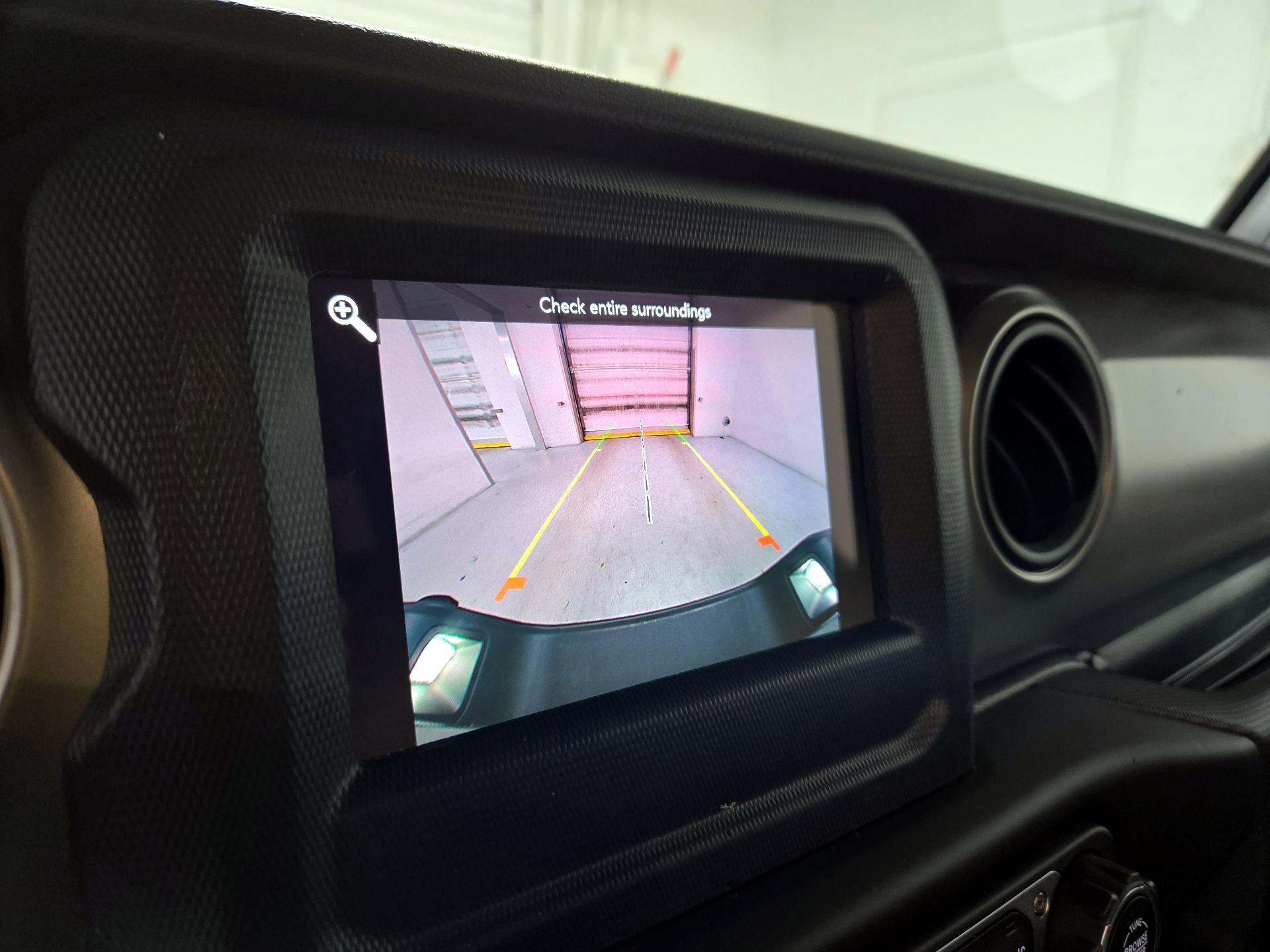 Thumbnail: 2021 Jeep Gladiator - 14