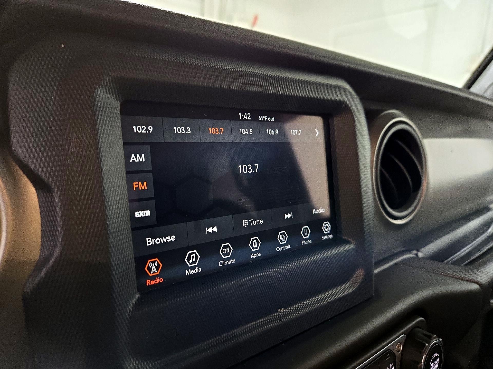 Thumbnail: 2021 Jeep Gladiator - 15