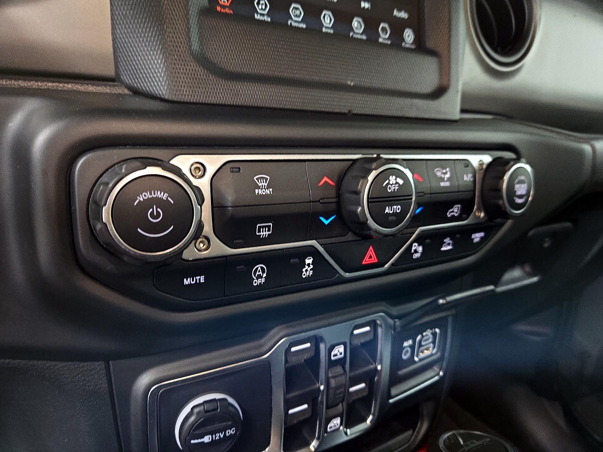 Thumbnail: 2021 Jeep Gladiator - 16