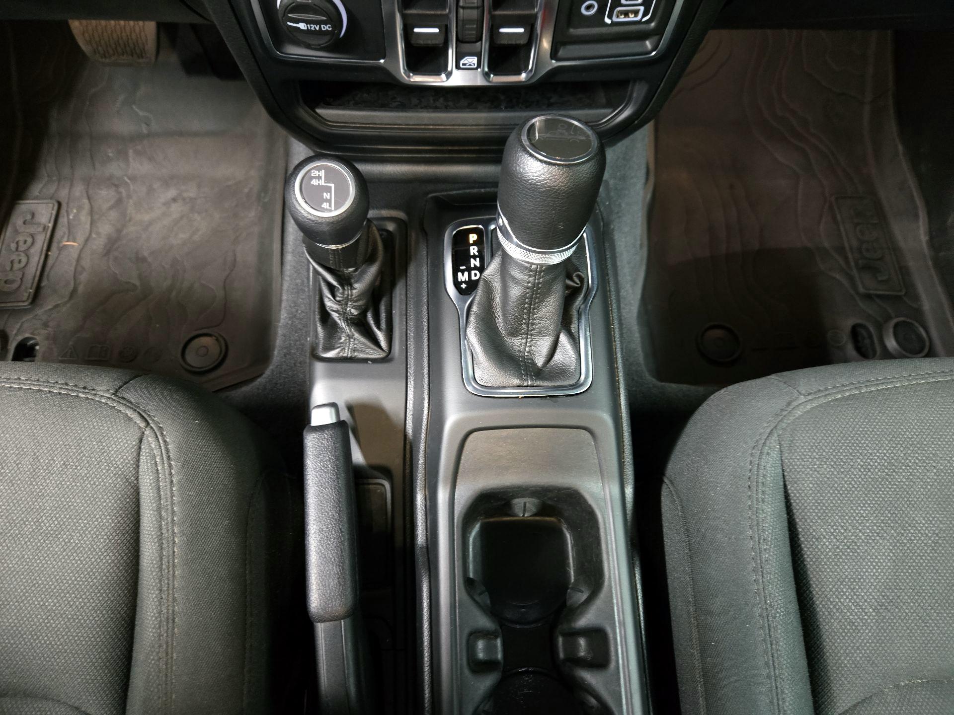 Thumbnail: 2021 Jeep Gladiator - 17