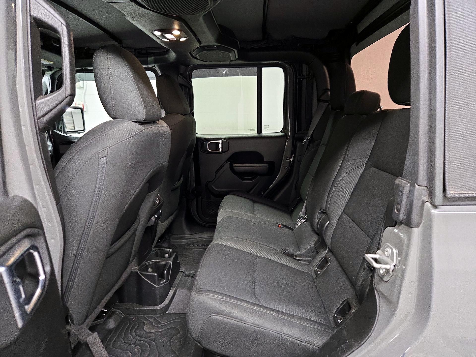 Thumbnail: 2021 Jeep Gladiator - 20