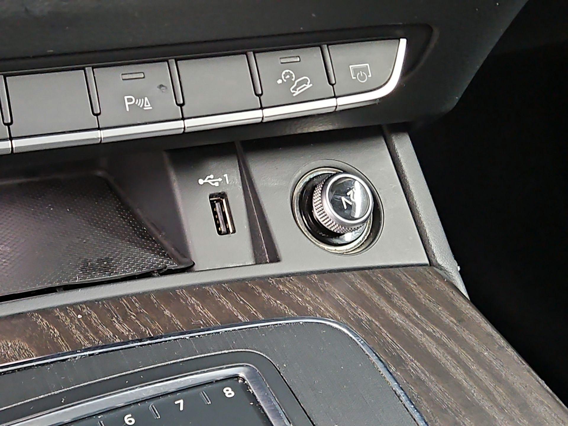 Thumbnail: 2019 Audi Q5 - 19