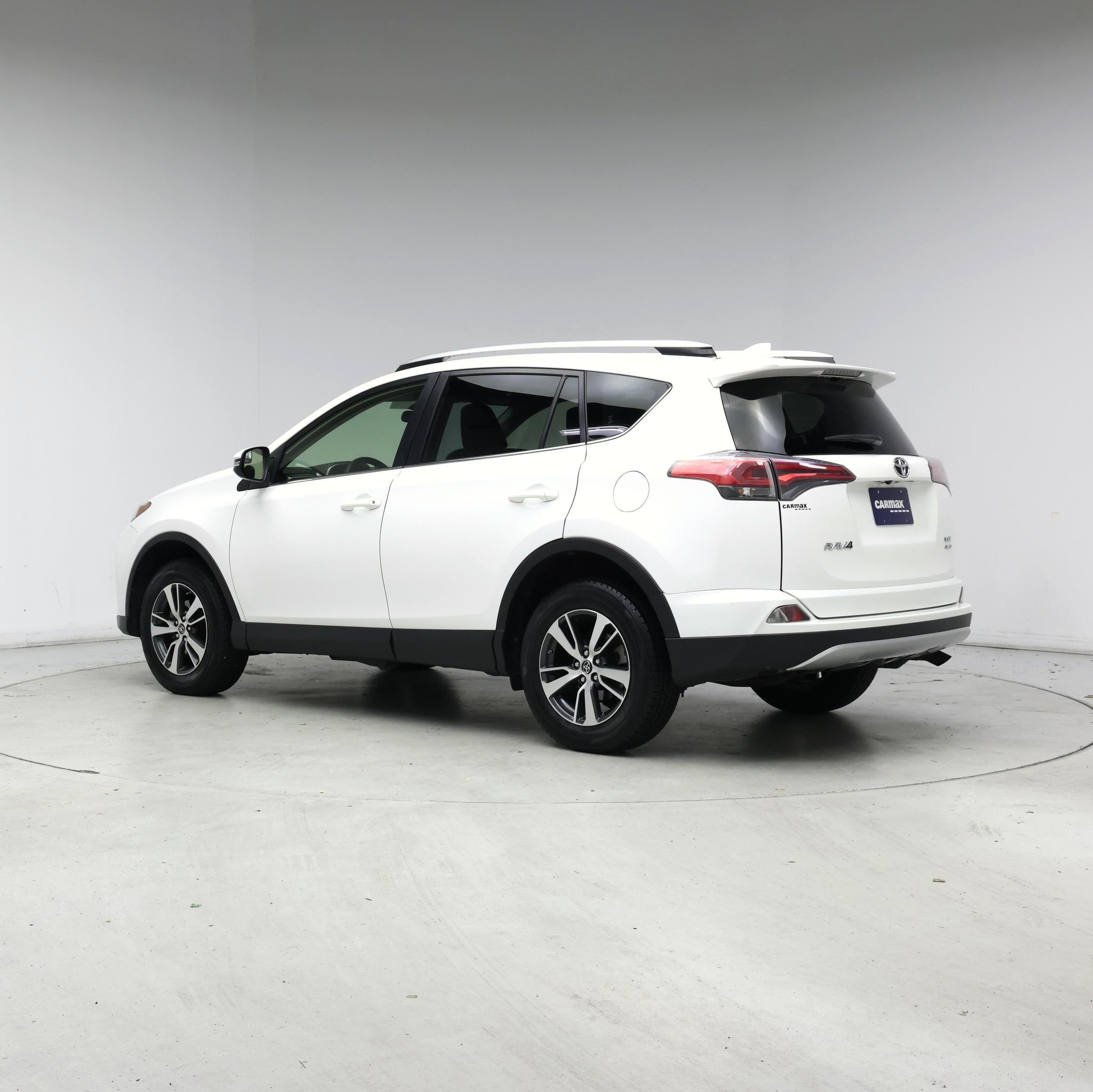 Thumbnail: 2016 Toyota RAV4 - 2