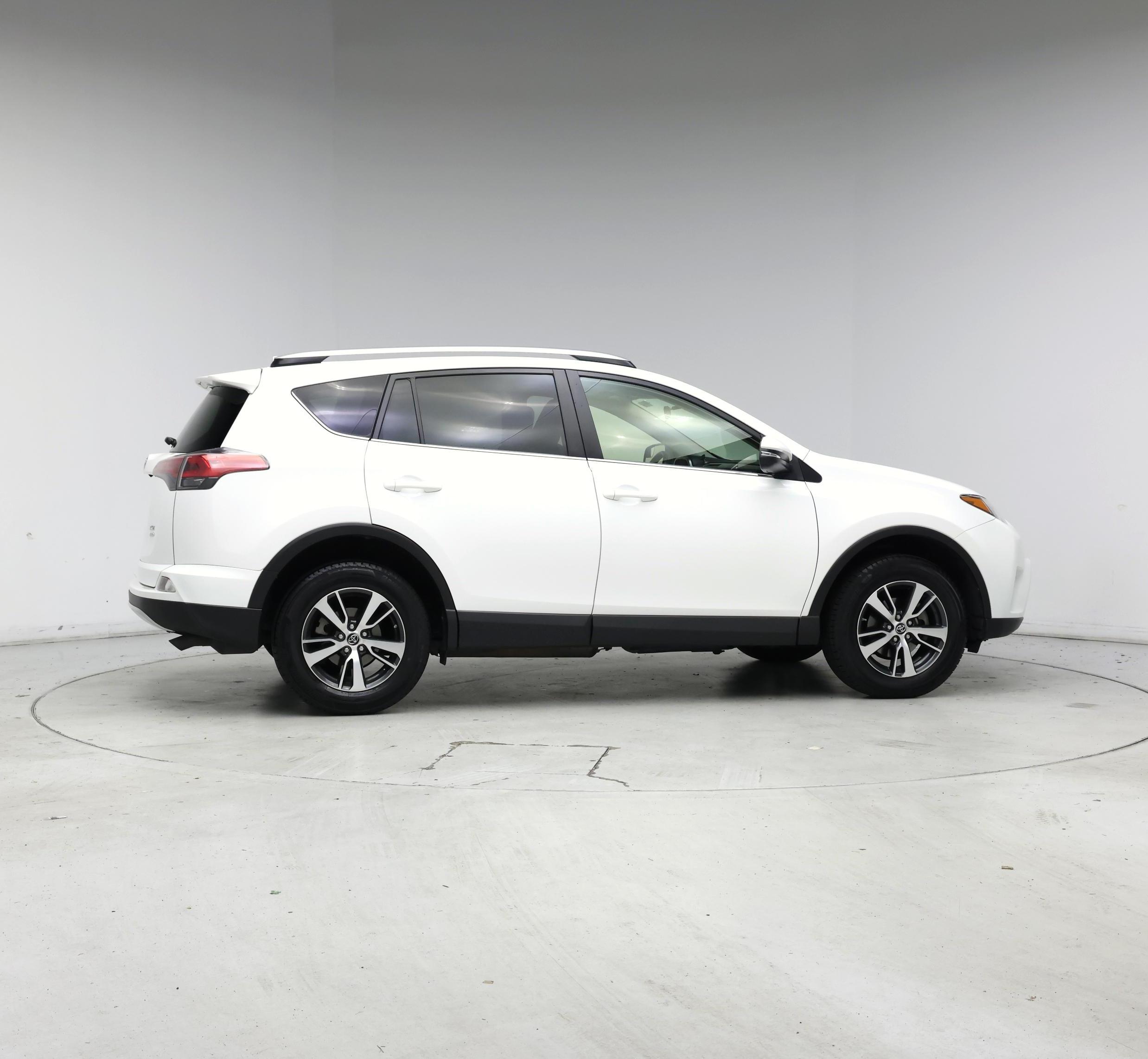 Thumbnail: 2016 Toyota RAV4 - 7
