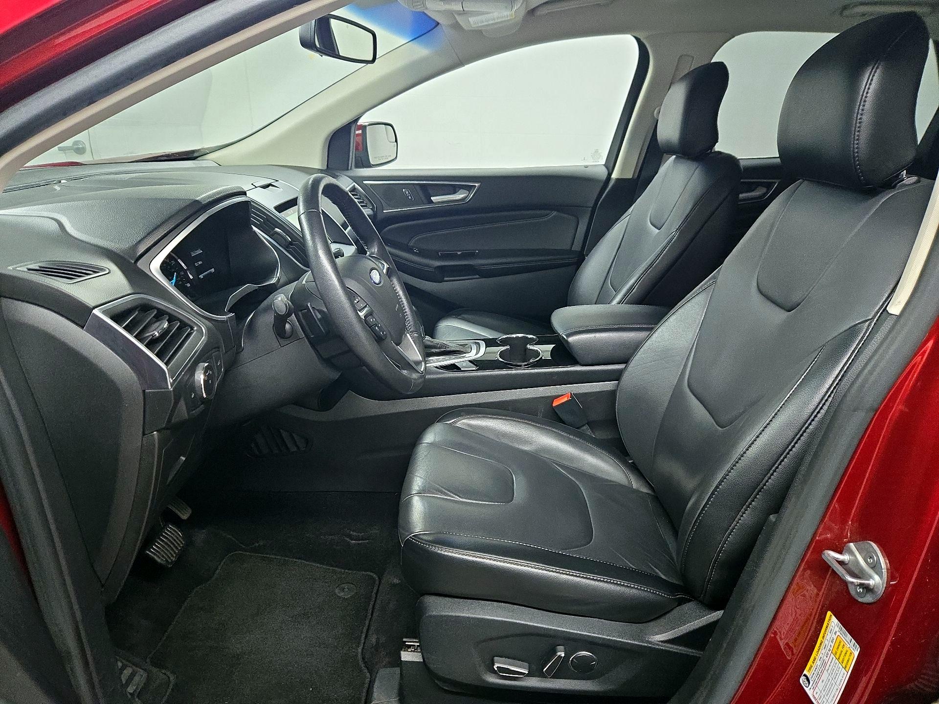 Thumbnail: 2017 Ford Edge - 11