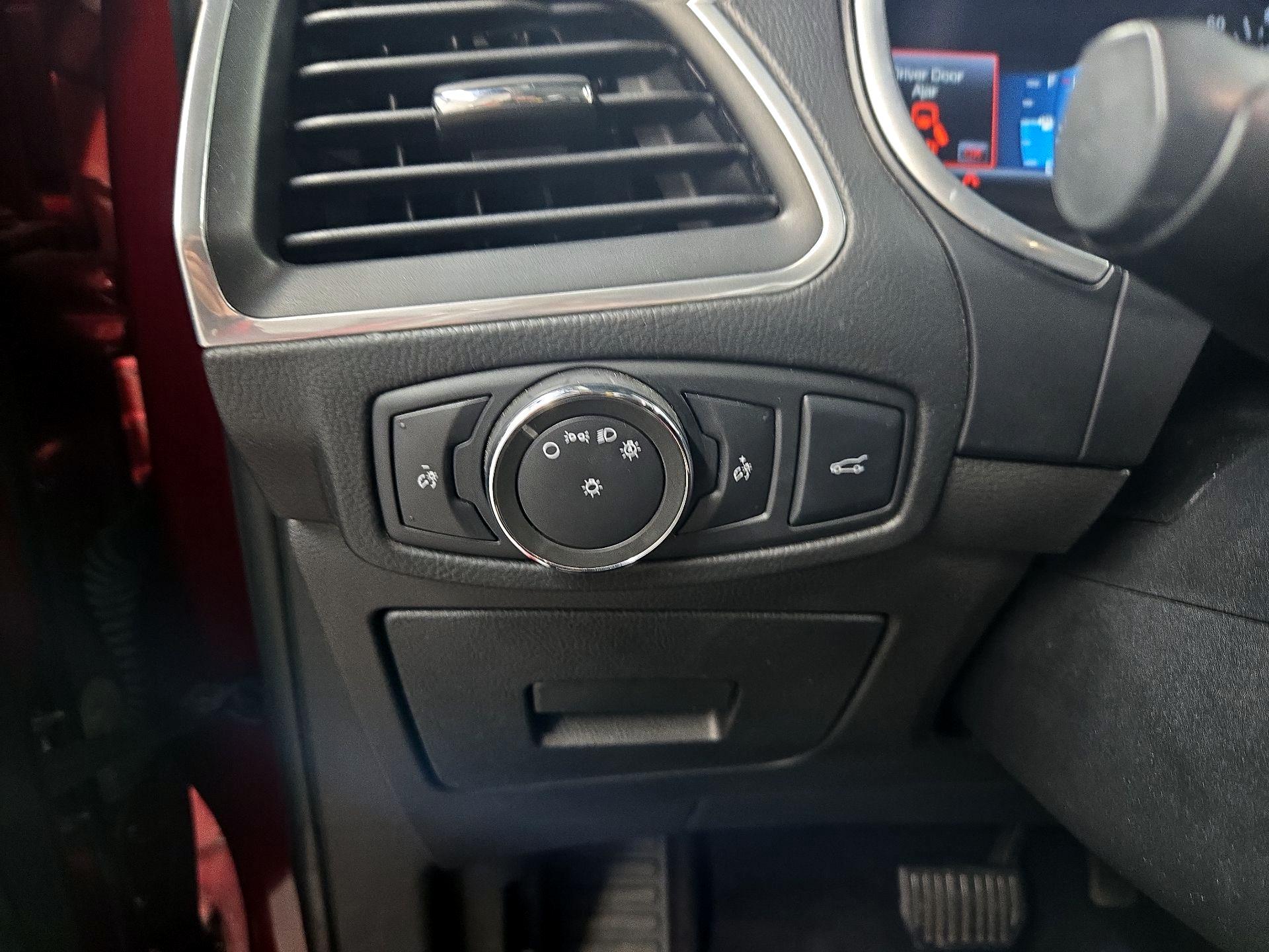 Thumbnail: 2017 Ford Edge - 13